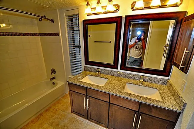 Apartment For Rent in Dallas County , 6910 Skillman Street 2012, Dallas, Texas 75231, 2 Bedroom, 2 Bathroom, Garage spaces, 917 Sqft, built in 1983, mls#21381961, Real Estate Agent in Dallas, Homes For Rent in Dallas county, Homes For Rent in Dallas, Realtor in Dallas Texas, Real Estate Brokerage Independent Realty Texas, Luminita Cordes Realtor