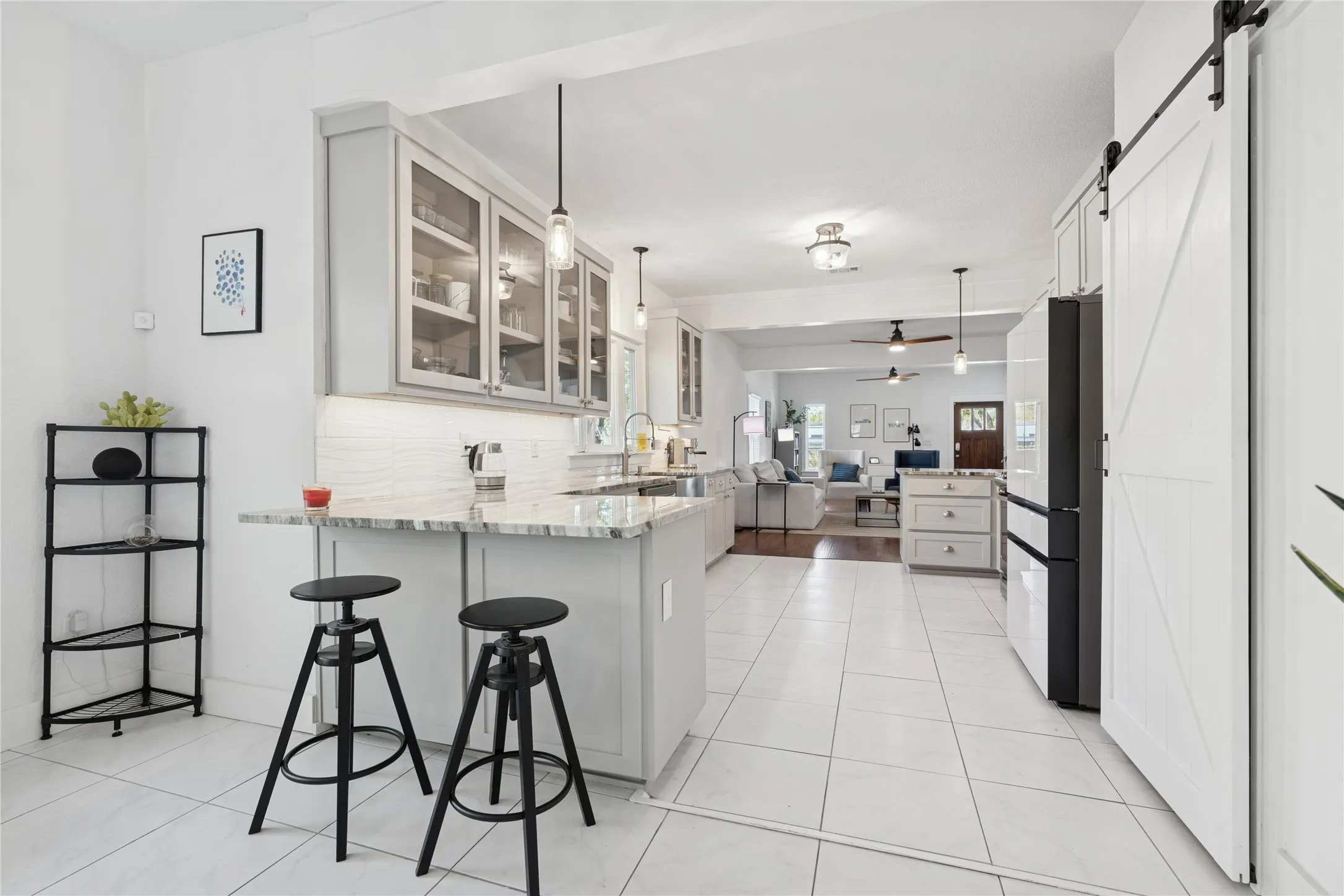 Single Family Residence For Rent in Tarrant County , 2844 S Adams Street, Fort Worth, Texas 76110, 3 Bedroom, 2 Bathroom, 2 Garage spaces, 1,885 Sqft, built in 1921, mls#21381972, Real Estate Agent in Fort Worth, Homes For Rent in Tarrant county, Homes For Rent in Fort Worth, Realtor in Fort Worth Texas, Real Estate Brokerage Independent Realty Texas, Luminita Cordes Realtor
