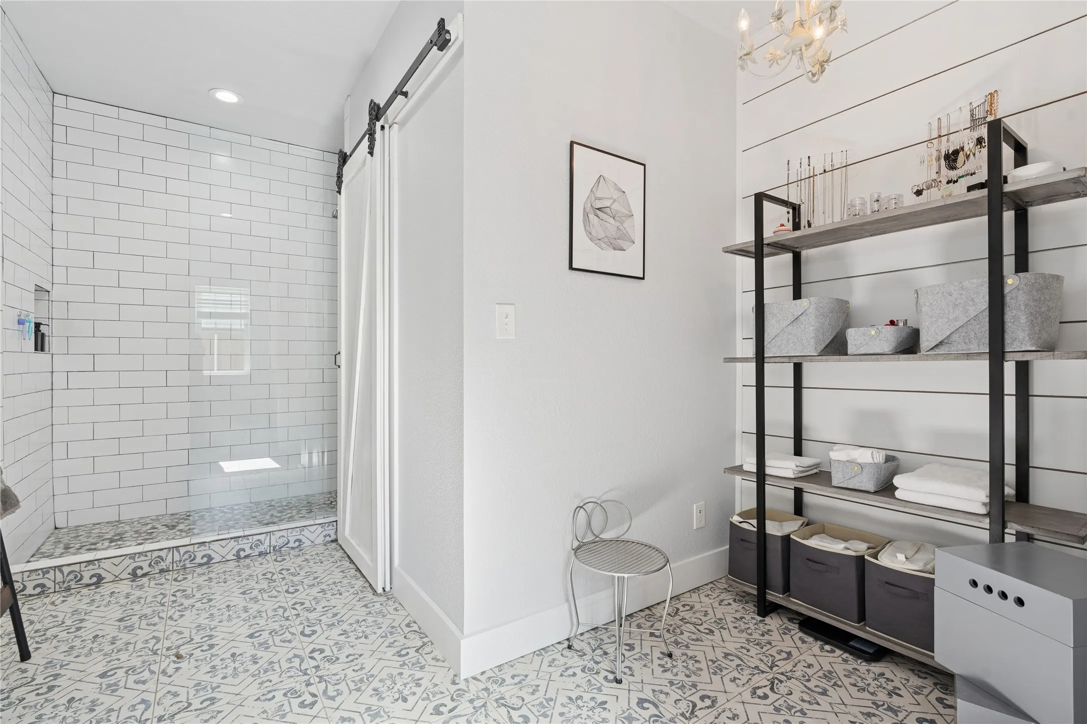 Single Family Residence For Rent in Tarrant County , 2844 S Adams Street, Fort Worth, Texas 76110, 3 Bedroom, 2 Bathroom, 2 Garage spaces, 1,885 Sqft, built in 1921, mls#21381972, Real Estate Agent in Fort Worth, Homes For Rent in Tarrant county, Homes For Rent in Fort Worth, Realtor in Fort Worth Texas, Real Estate Brokerage Independent Realty Texas, Luminita Cordes Realtor