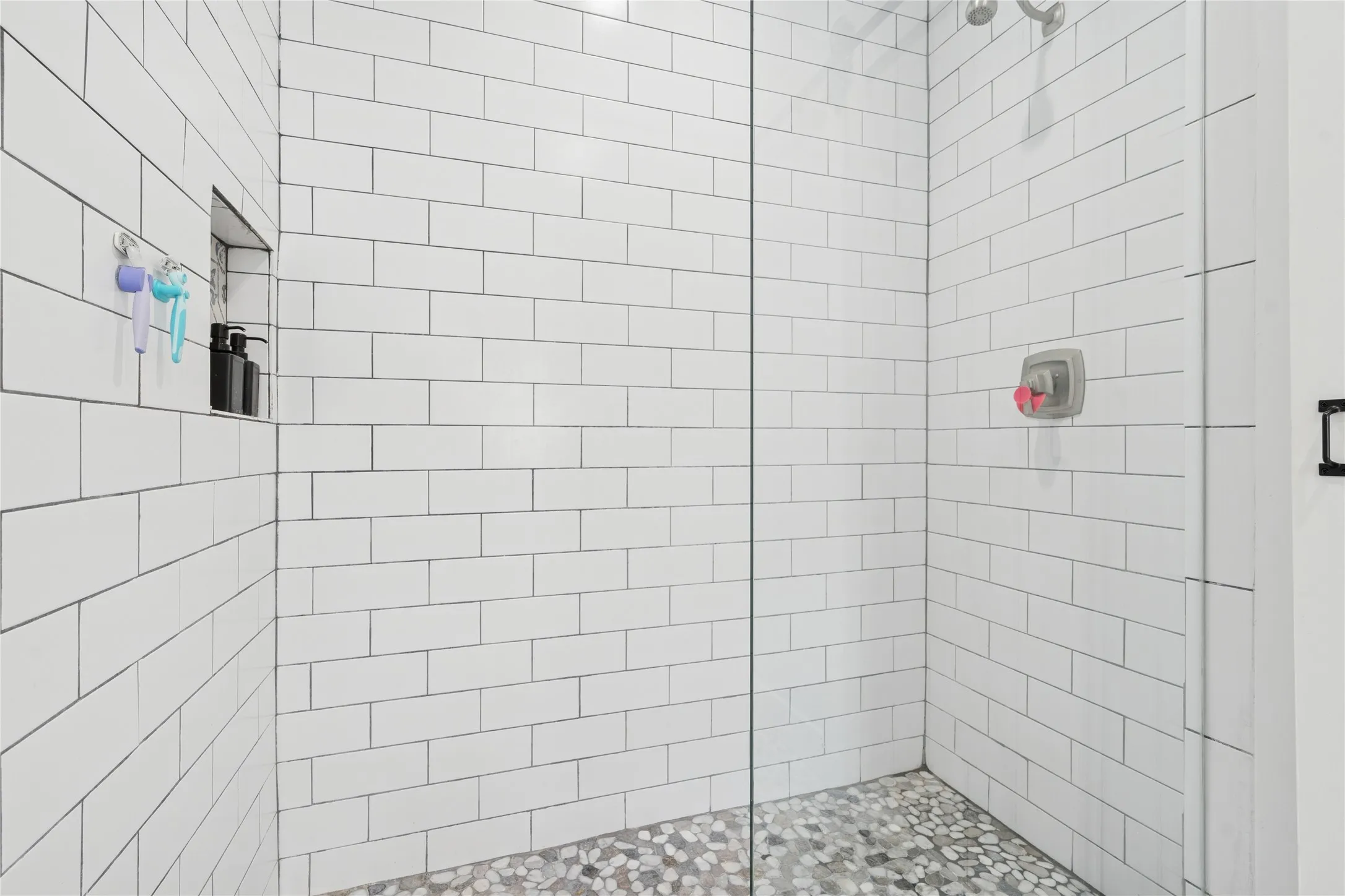 Single Family Residence For Rent in Tarrant County , 2844 S Adams Street, Fort Worth, Texas 76110, 3 Bedroom, 2 Bathroom, 2 Garage spaces, 1,885 Sqft, built in 1921, mls#21381972, Real Estate Agent in Fort Worth, Homes For Rent in Tarrant county, Homes For Rent in Fort Worth, Realtor in Fort Worth Texas, Real Estate Brokerage Independent Realty Texas, Luminita Cordes Realtor
