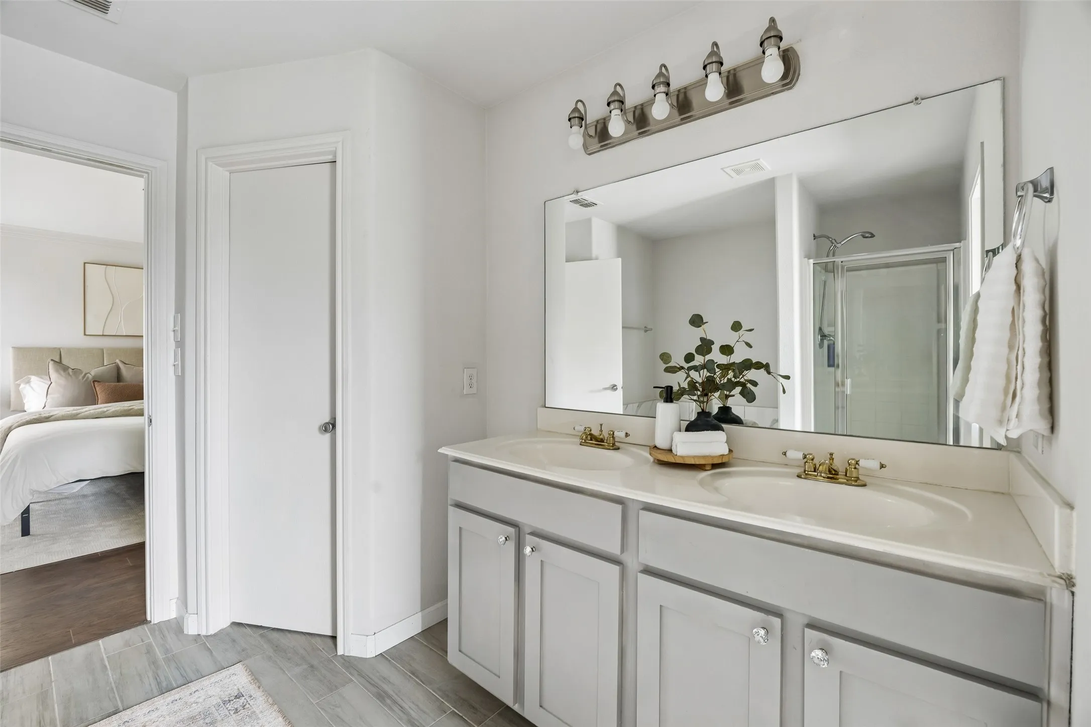 Single Family Residence For Rent in Collin County , 320 Mesa Verde Way, Wylie, Texas 75098, 4 Bedroom, 3 Bathroom, 2 Garage spaces, 2,603 Sqft, built in 2005, mls#21381962, Real Estate Agent in Wylie, Homes For Rent in Collin county, Homes For Rent in Wylie, Realtor in Wylie Texas, Real Estate Brokerage Independent Realty Texas, Luminita Cordes Realtor