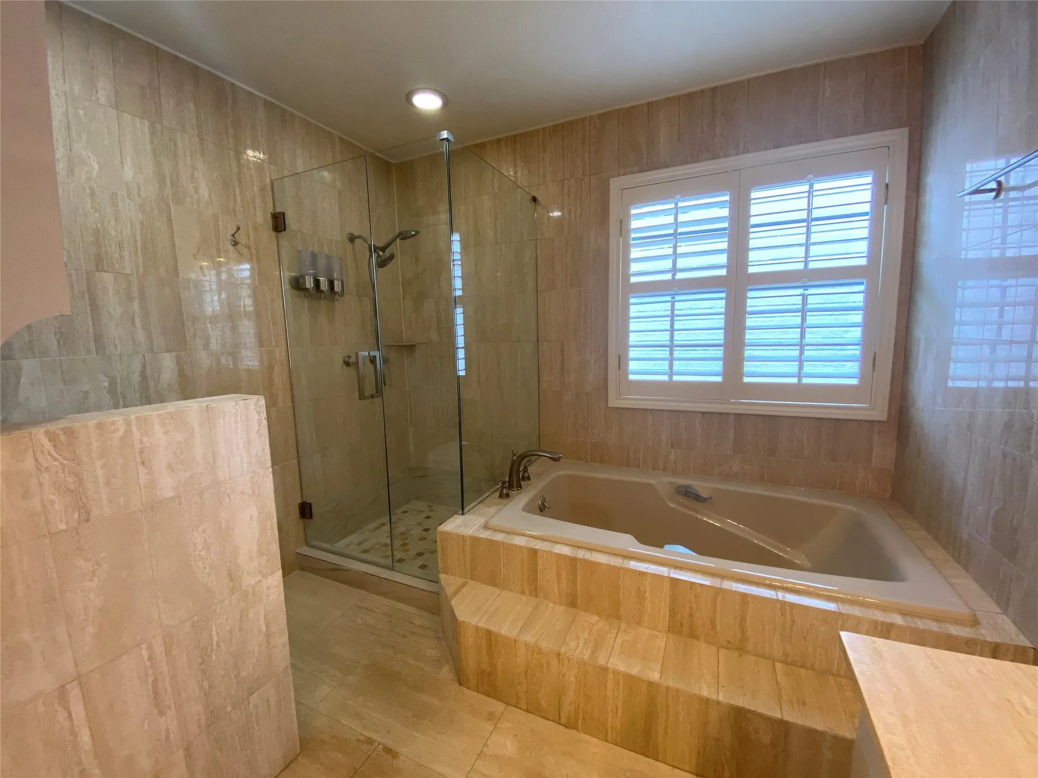 Single Family Residence For Rent in Dallas County , 3112 San Jacinto Street, Dallas, Texas 75204, 2 Bedroom, 2 Bathroom, 1 Garage spaces, 2,052 Sqft, built in 1983, mls#21381974, Real Estate Agent in Dallas, Homes For Rent in Dallas county, Homes For Rent in Dallas, Realtor in Dallas Texas, Real Estate Brokerage Independent Realty Texas, Luminita Cordes Realtor