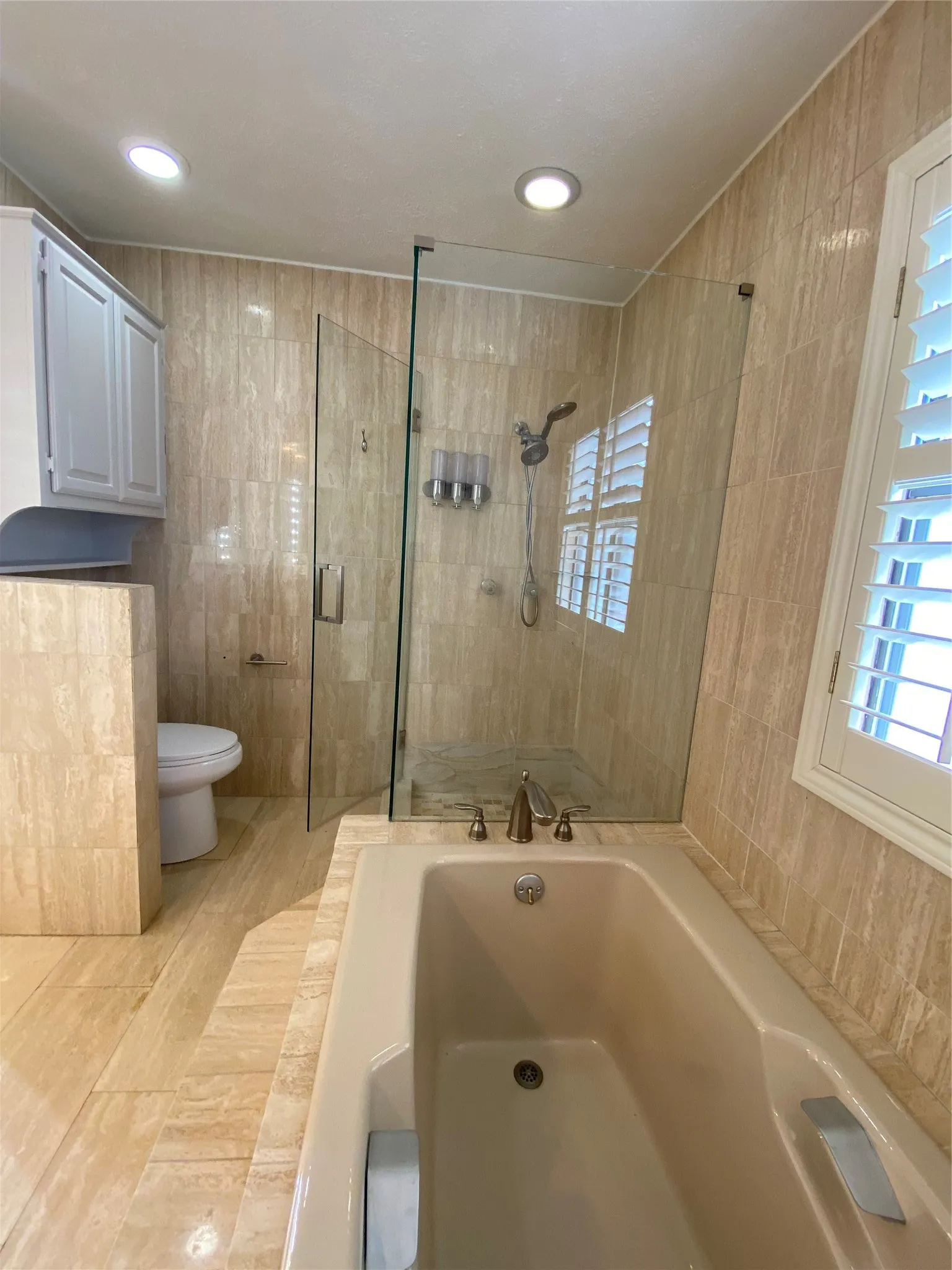 Single Family Residence For Rent in Dallas County , 3112 San Jacinto Street, Dallas, Texas 75204, 2 Bedroom, 2 Bathroom, 1 Garage spaces, 2,052 Sqft, built in 1983, mls#21381974, Real Estate Agent in Dallas, Homes For Rent in Dallas county, Homes For Rent in Dallas, Realtor in Dallas Texas, Real Estate Brokerage Independent Realty Texas, Luminita Cordes Realtor