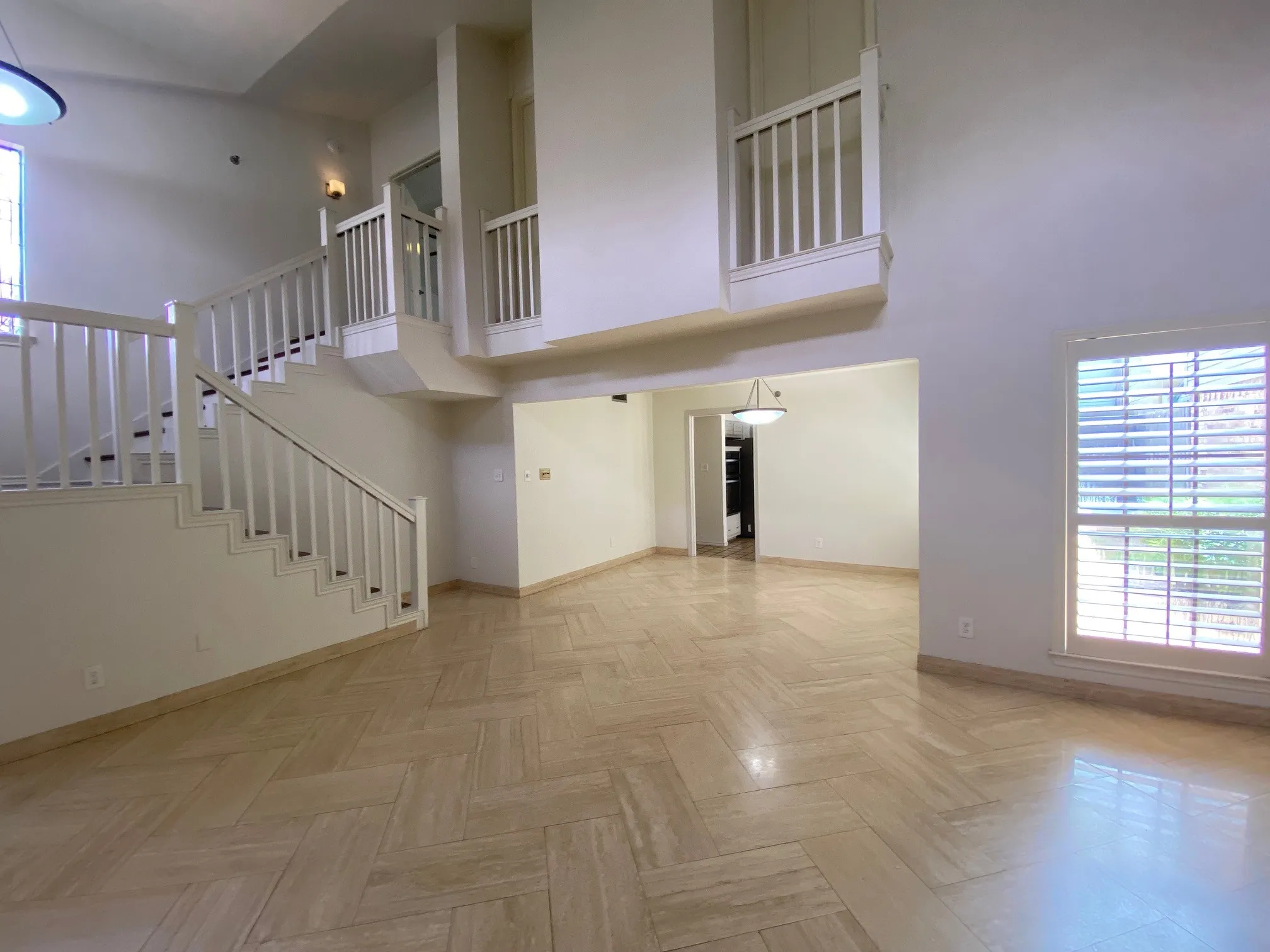 Single Family Residence For Rent in Dallas County , 3112 San Jacinto Street, Dallas, Texas 75204, 2 Bedroom, 2 Bathroom, 1 Garage spaces, 2,052 Sqft, built in 1983, mls#21381974, Real Estate Agent in Dallas, Homes For Rent in Dallas county, Homes For Rent in Dallas, Realtor in Dallas Texas, Real Estate Brokerage Independent Realty Texas, Luminita Cordes Realtor