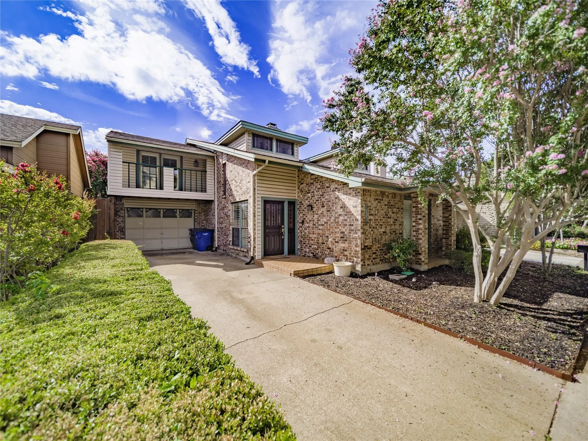 Single Family Residence For Rent in Dallas County , 3112 San Jacinto Street, Dallas, Texas 75204, 2 Bedroom, 2 Bathroom, 1 Garage spaces, 2,052 Sqft, built in 1983, mls#21381974, Real Estate Agent in Dallas, Homes For Rent in Dallas county, Homes For Rent in Dallas, Realtor in Dallas Texas, Real Estate Brokerage Independent Realty Texas, Luminita Cordes Realtor