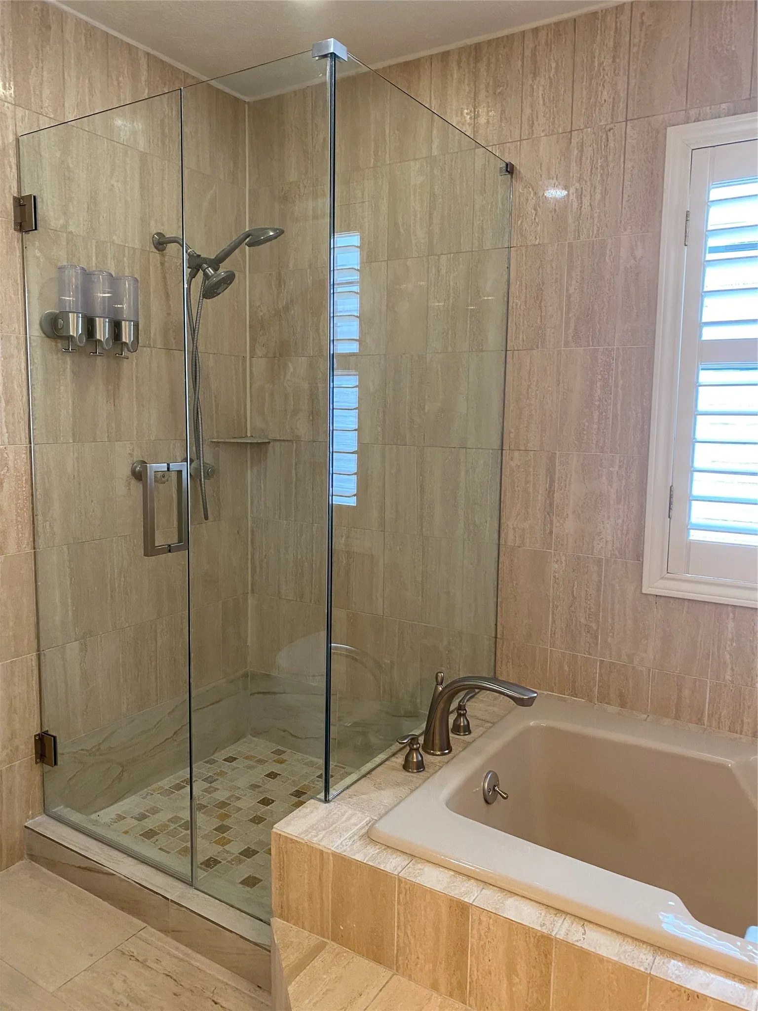Single Family Residence For Rent in Dallas County , 3112 San Jacinto Street, Dallas, Texas 75204, 2 Bedroom, 2 Bathroom, 1 Garage spaces, 2,052 Sqft, built in 1983, mls#21381974, Real Estate Agent in Dallas, Homes For Rent in Dallas county, Homes For Rent in Dallas, Realtor in Dallas Texas, Real Estate Brokerage Independent Realty Texas, Luminita Cordes Realtor