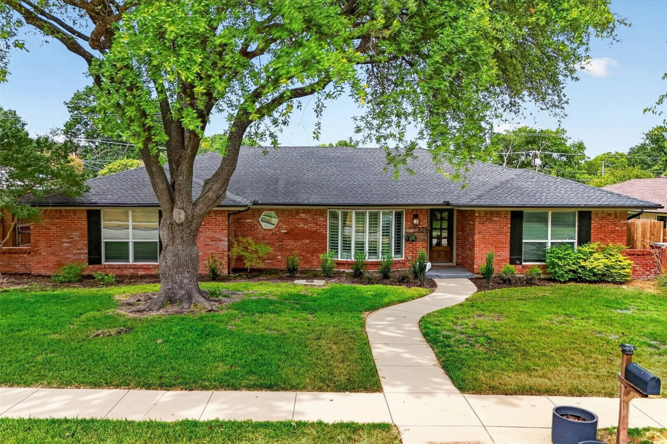Single Family Residence For Sale in Collin County , 2321 Merrimac Drive, Plano, Texas 75075, 4 Bedroom, 3 Bathroom, 2 Garage spaces, 2,402 Sqft, built in 1973, mls#21381802, Real Estate Agent in Plano, Homes For Sale in Collin county, Homes For Sale in Plano, Realtor in Plano Texas, Real Estate Brokerage Independent Realty Texas, Luminita Cordes Realtor