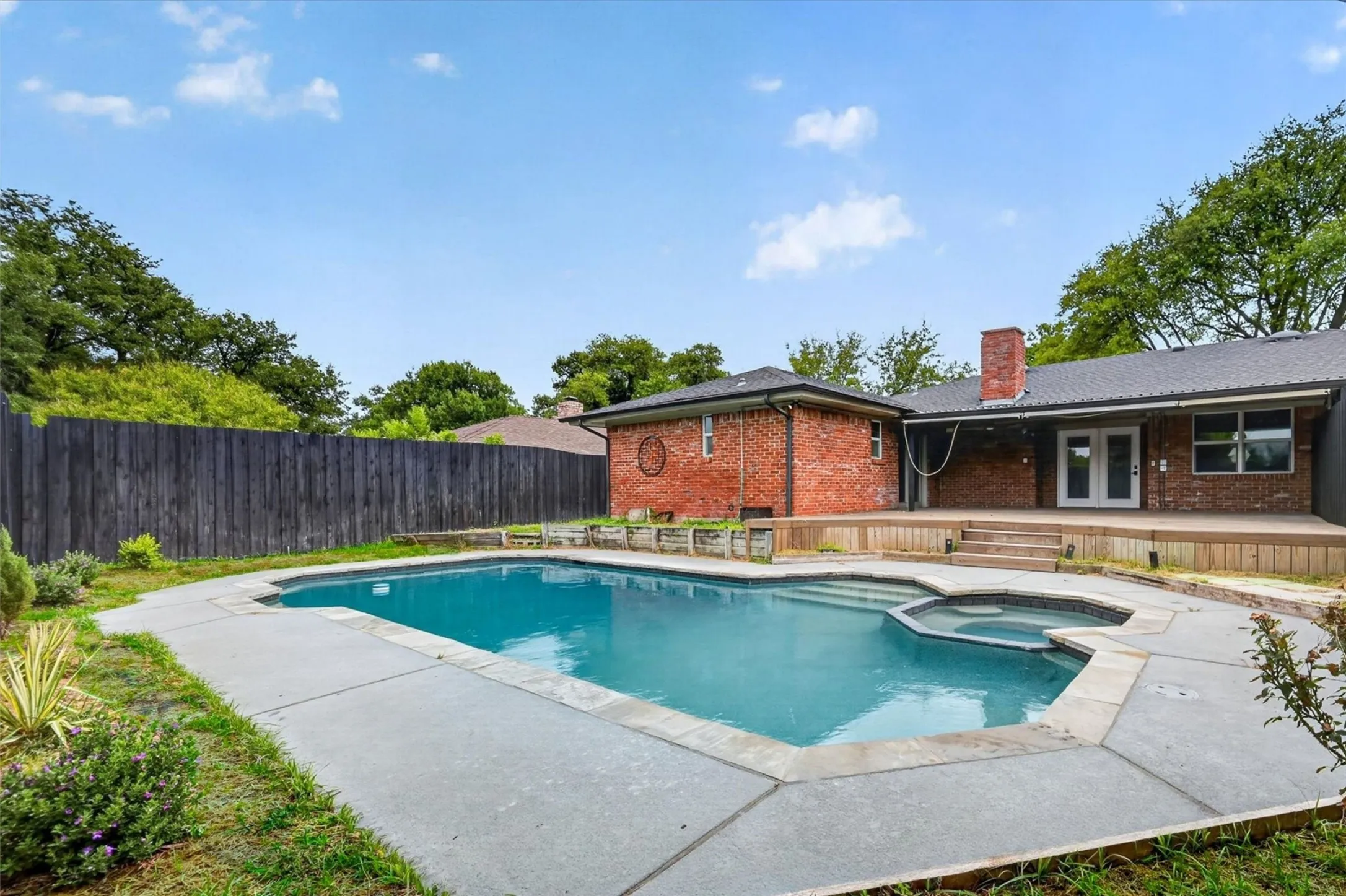 Single Family Residence For Sale in Collin County , 2321 Merrimac Drive, Plano, Texas 75075, 4 Bedroom, 3 Bathroom, 2 Garage spaces, 2,402 Sqft, built in 1973, mls#21381802, Real Estate Agent in Plano, Homes For Sale in Collin county, Homes For Sale in Plano, Realtor in Plano Texas, Real Estate Brokerage Independent Realty Texas, Luminita Cordes Realtor