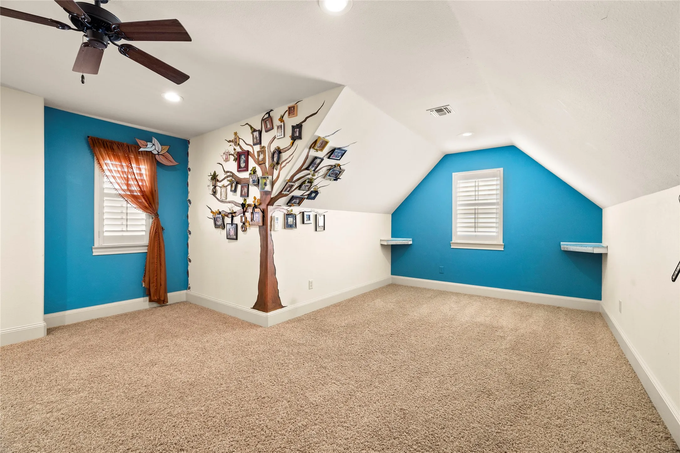 Single Family Residence For Sale in Smith County , 789 Fairmont Drive, Tyler, Texas 75701, 3 Bedroom, 3 Bathroom, 2 Garage spaces, 2,621 Sqft, built in 2006, mls#21381982, Real Estate Agent in Tyler, Homes For Sale in Smith county, Homes For Sale in Tyler, Realtor in Tyler Texas, Real Estate Brokerage Independent Realty Texas, Luminita Cordes Realtor