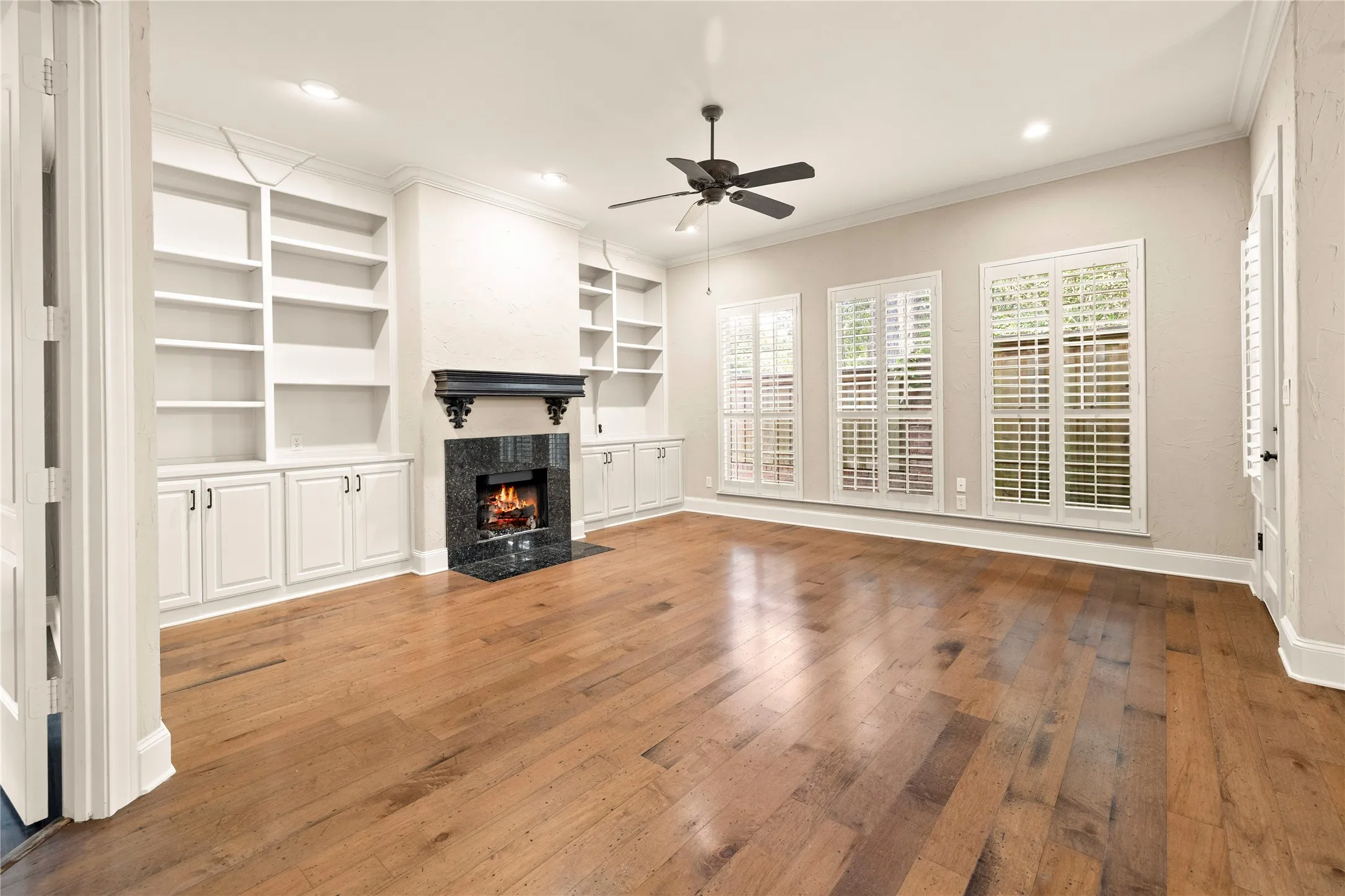 Single Family Residence For Sale in Smith County , 789 Fairmont Drive, Tyler, Texas 75701, 3 Bedroom, 3 Bathroom, 2 Garage spaces, 2,621 Sqft, built in 2006, mls#21381982, Real Estate Agent in Tyler, Homes For Sale in Smith county, Homes For Sale in Tyler, Realtor in Tyler Texas, Real Estate Brokerage Independent Realty Texas, Luminita Cordes Realtor