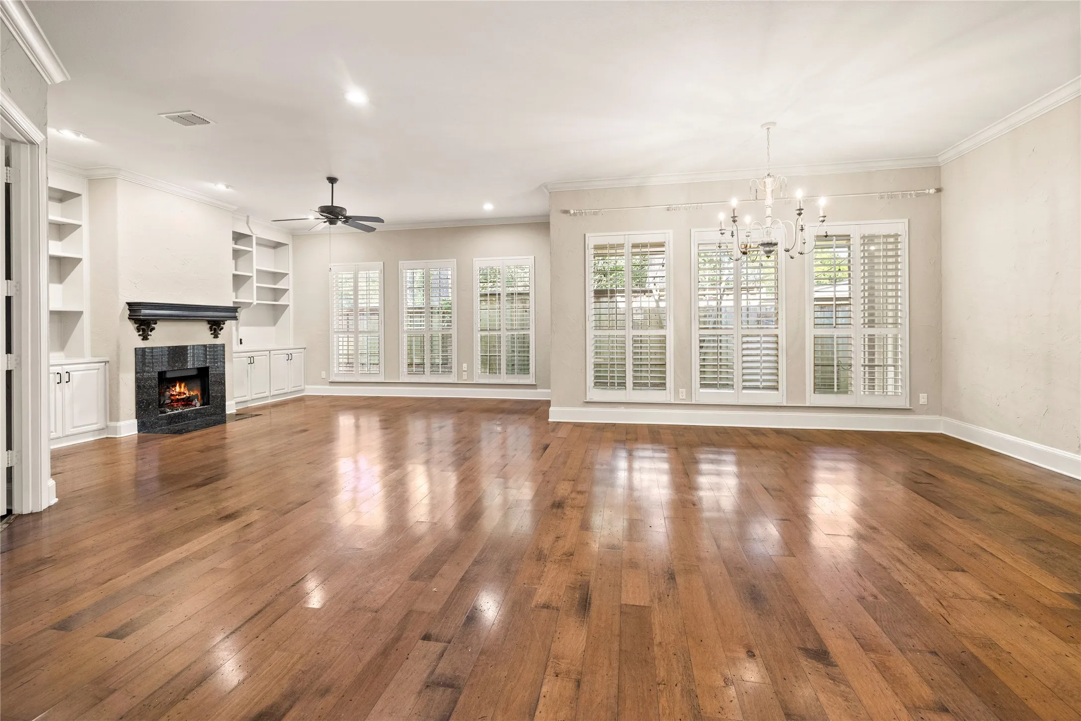 Single Family Residence For Sale in Smith County , 789 Fairmont Drive, Tyler, Texas 75701, 3 Bedroom, 3 Bathroom, 2 Garage spaces, 2,621 Sqft, built in 2006, mls#21381982, Real Estate Agent in Tyler, Homes For Sale in Smith county, Homes For Sale in Tyler, Realtor in Tyler Texas, Real Estate Brokerage Independent Realty Texas, Luminita Cordes Realtor
