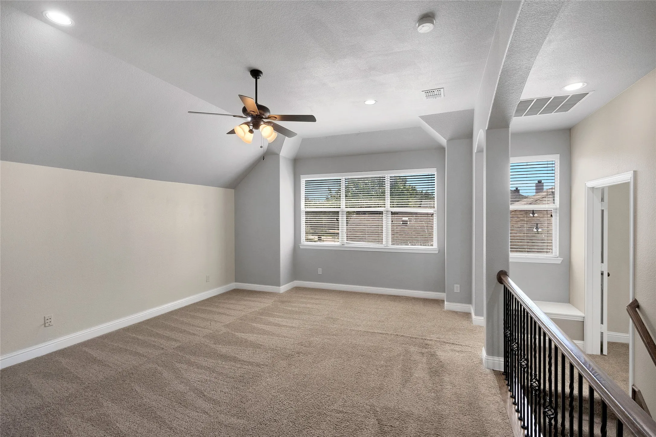 Single Family Residence For Sale in Collin County , 2102 Fair Parke Lane, Wylie, Texas 75098, 3 Bedroom, 3 Bathroom, 2 Garage spaces, 2,881 Sqft, built in 2012, mls#21381989, Real Estate Agent in Wylie, Homes For Sale in Collin county, Homes For Sale in Wylie, Realtor in Wylie Texas, Real Estate Brokerage Independent Realty Texas, Luminita Cordes Realtor