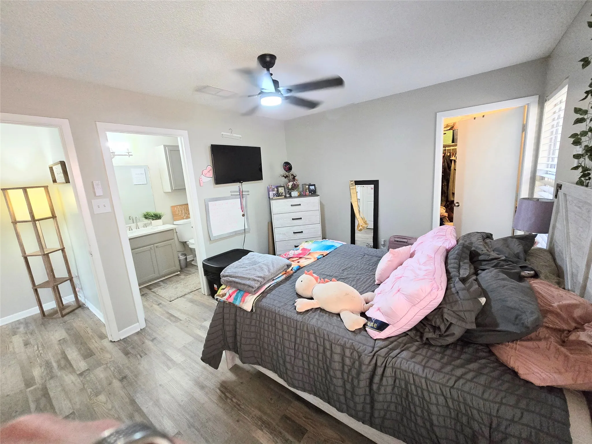 Single Family Residence For Sale in Wood County , 162 Cypress Cove, Holly Lake Ranch, Texas 75765, 2 Bedroom, 2 Bathroom, Garage spaces, 1,326 Sqft, built in 2001, mls#21381385, Real Estate Agent in Holly Lake Ranch, Homes For Sale in Wood county, Homes For Sale in Holly Lake Ranch, Realtor in Holly Lake Ranch Texas, Real Estate Brokerage Independent Realty Texas, Luminita Cordes Realtor