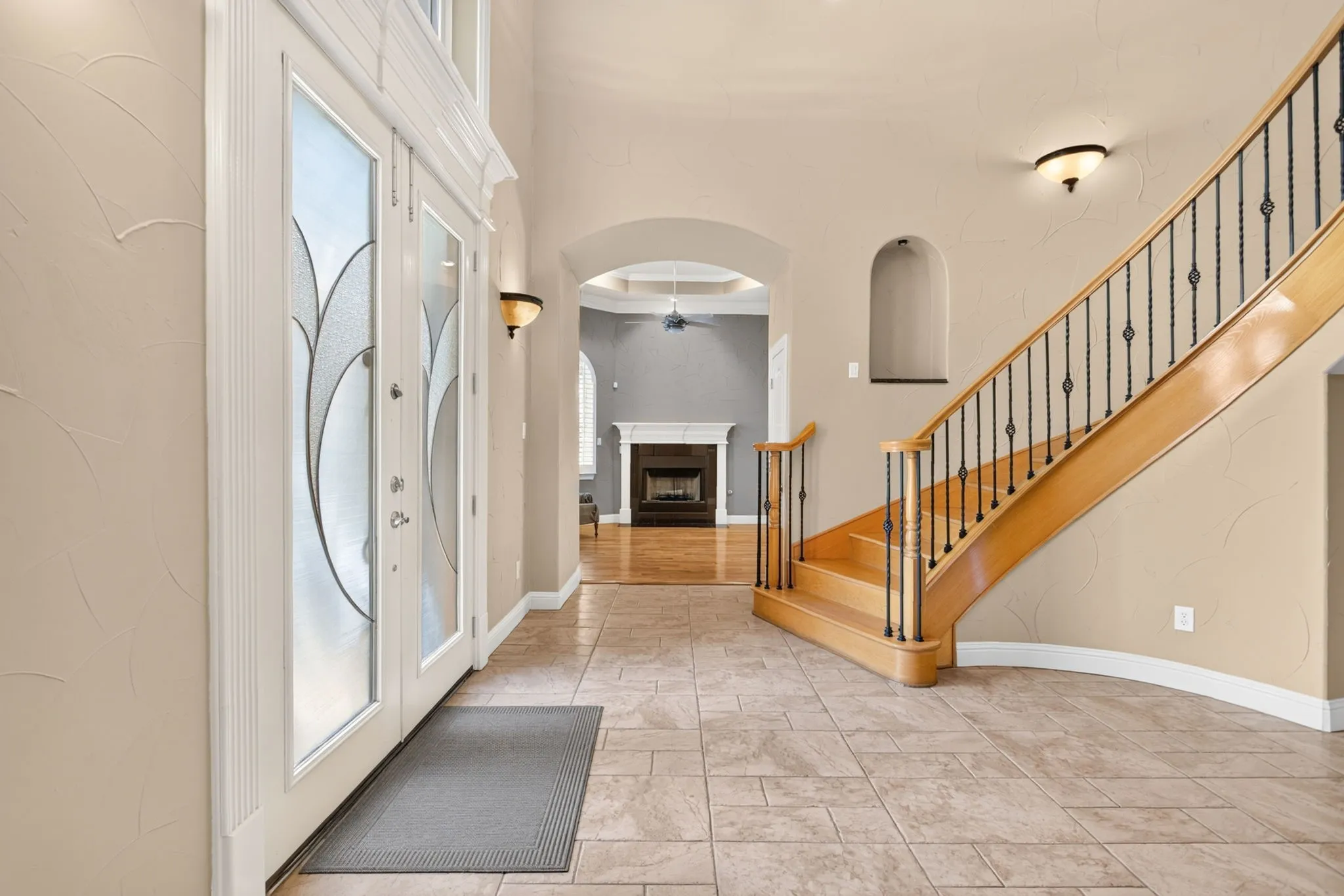 Single Family Residence For Sale in Tarrant County , 544 Waterchase Drive, Fort Worth, Texas 76120, 4 Bedroom, 6 Bathroom, 3 Garage spaces, 4,875 Sqft, built in 2005, mls#21380366, Real Estate Agent in Fort Worth, Homes For Sale in Tarrant county, Homes For Sale in Fort Worth, Realtor in Fort Worth Texas, Real Estate Brokerage Independent Realty Texas, Luminita Cordes Realtor
