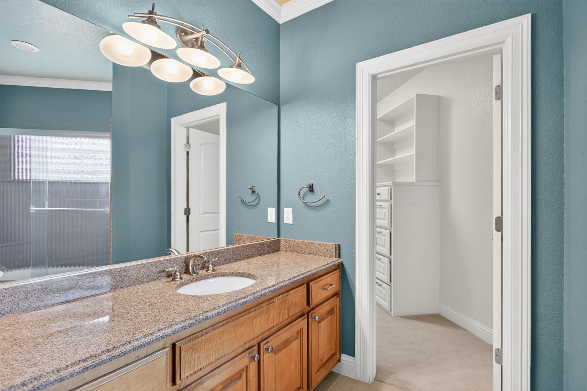 Single Family Residence For Sale in Tarrant County , 544 Waterchase Drive, Fort Worth, Texas 76120, 4 Bedroom, 6 Bathroom, 3 Garage spaces, 4,875 Sqft, built in 2005, mls#21380366, Real Estate Agent in Fort Worth, Homes For Sale in Tarrant county, Homes For Sale in Fort Worth, Realtor in Fort Worth Texas, Real Estate Brokerage Independent Realty Texas, Luminita Cordes Realtor