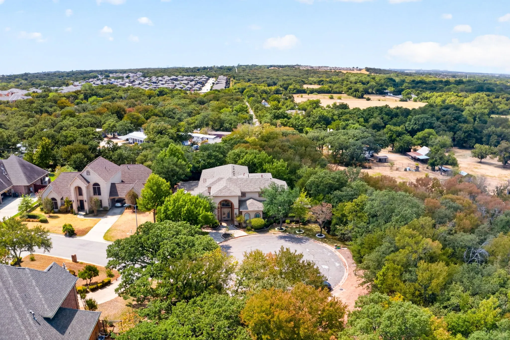 Single Family Residence For Sale in Tarrant County , 544 Waterchase Drive, Fort Worth, Texas 76120, 4 Bedroom, 6 Bathroom, 3 Garage spaces, 4,875 Sqft, built in 2005, mls#21380366, Real Estate Agent in Fort Worth, Homes For Sale in Tarrant county, Homes For Sale in Fort Worth, Realtor in Fort Worth Texas, Real Estate Brokerage Independent Realty Texas, Luminita Cordes Realtor