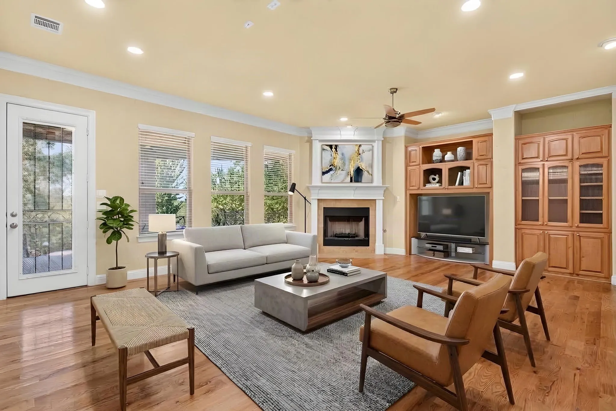 Single Family Residence For Sale in Tarrant County , 544 Waterchase Drive, Fort Worth, Texas 76120, 4 Bedroom, 6 Bathroom, 3 Garage spaces, 4,875 Sqft, built in 2005, mls#21380366, Real Estate Agent in Fort Worth, Homes For Sale in Tarrant county, Homes For Sale in Fort Worth, Realtor in Fort Worth Texas, Real Estate Brokerage Independent Realty Texas, Luminita Cordes Realtor
