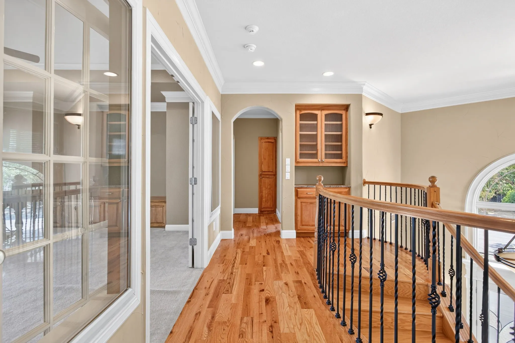 Single Family Residence For Sale in Tarrant County , 544 Waterchase Drive, Fort Worth, Texas 76120, 4 Bedroom, 6 Bathroom, 3 Garage spaces, 4,875 Sqft, built in 2005, mls#21380366, Real Estate Agent in Fort Worth, Homes For Sale in Tarrant county, Homes For Sale in Fort Worth, Realtor in Fort Worth Texas, Real Estate Brokerage Independent Realty Texas, Luminita Cordes Realtor