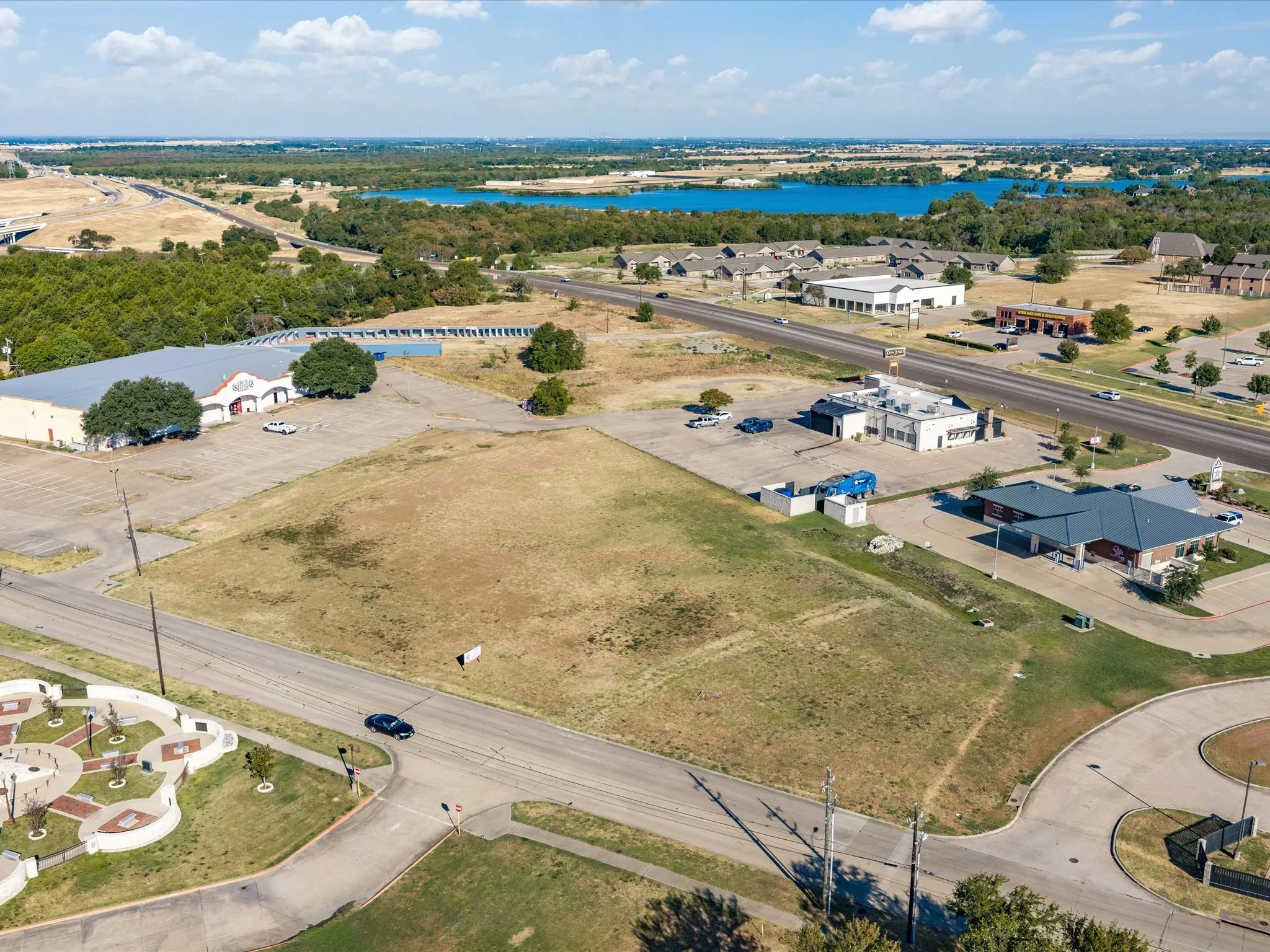 Unimproved Land For Sale in Ellis County , Lot 2R & 3R Ennis Parkway Avenue, Ennis, Texas 75119, 0, 0, Garage spaces, 0 Sqft, built in 0, mls#21382013, Real Estate Agent in Ennis, Homes For Sale in Ellis county, Homes For Sale in Ennis, Realtor in Ennis Texas, Real Estate Brokerage Independent Realty Texas, Luminita Cordes Realtor