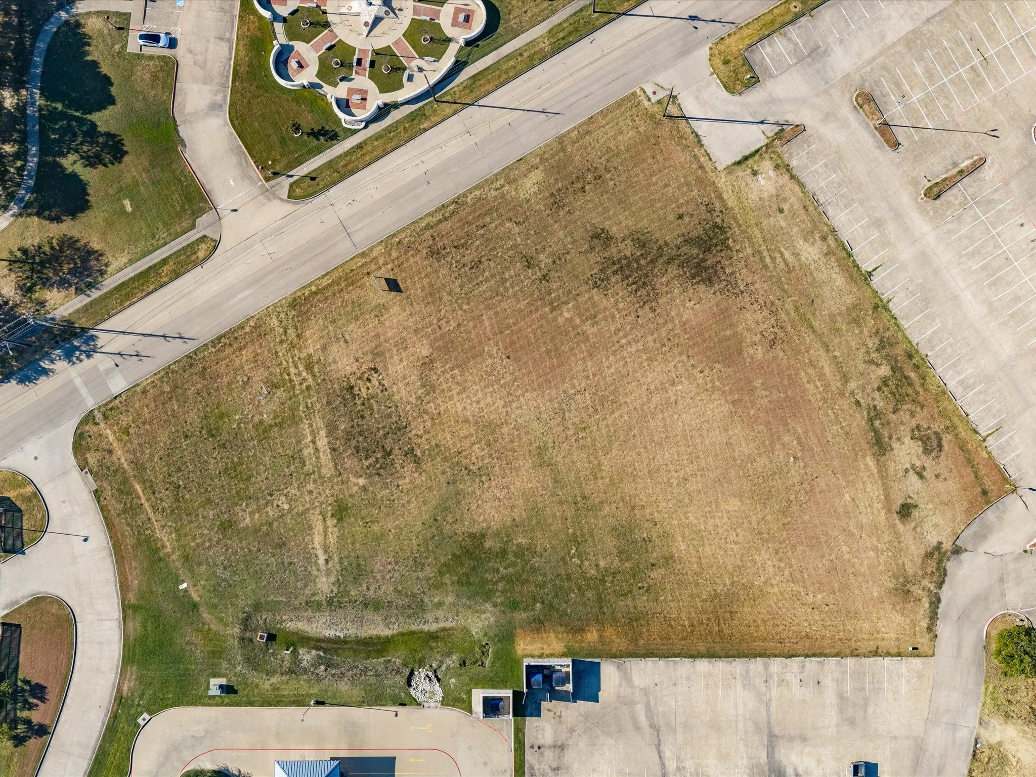 Unimproved Land For Sale in Ellis County , Lot 2R & 3R Ennis Parkway Avenue, Ennis, Texas 75119, 0, 0, Garage spaces, 0 Sqft, built in 0, mls#21382013, Real Estate Agent in Ennis, Homes For Sale in Ellis county, Homes For Sale in Ennis, Realtor in Ennis Texas, Real Estate Brokerage Independent Realty Texas, Luminita Cordes Realtor