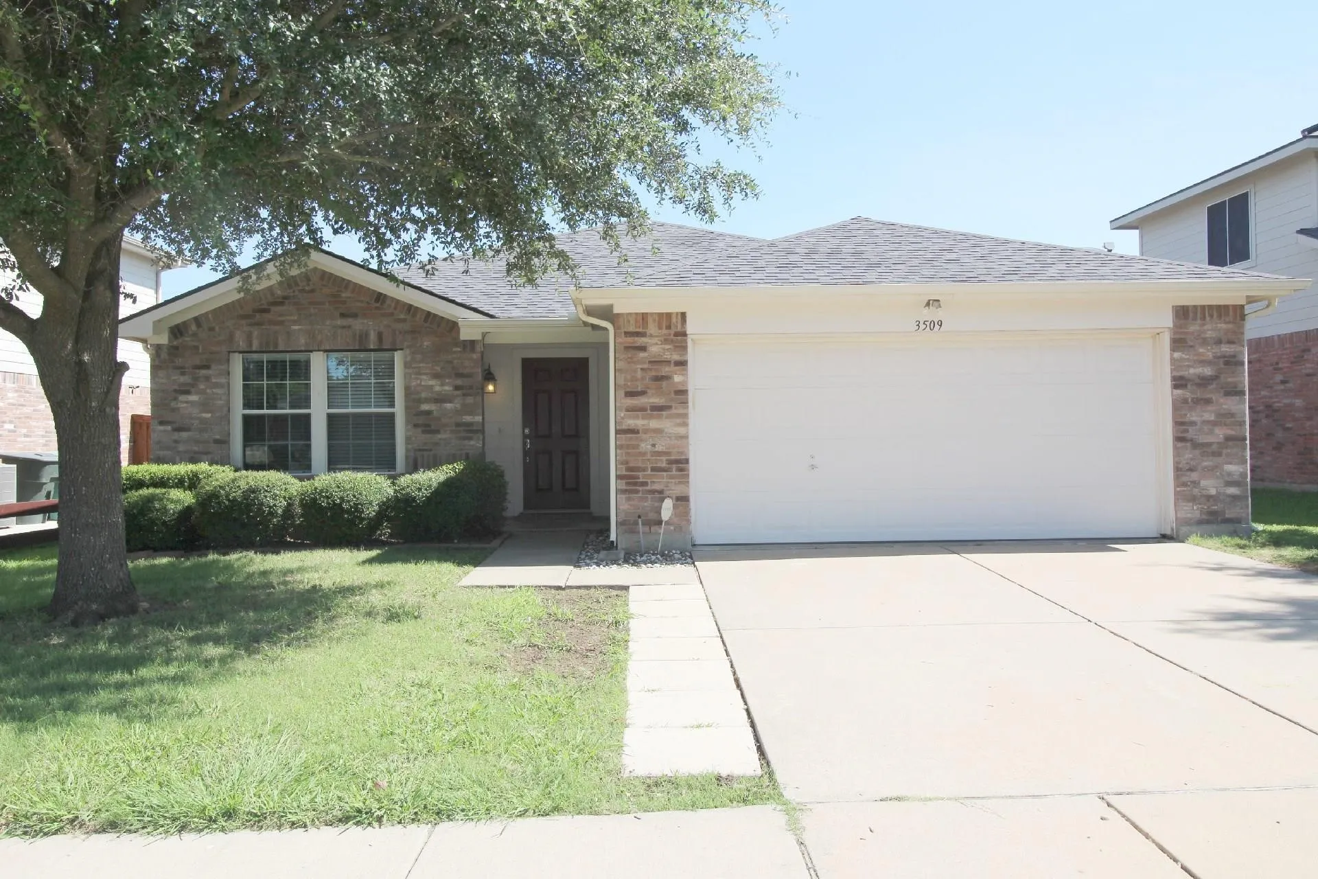 Single Family Residence For Rent in Grayson County , 3509 Sherbrooke Place, Sherman, Texas 75092, 3 Bedroom, 2 Bathroom, 2 Garage spaces, 1,841 Sqft, built in 2003, mls#21381816, Real Estate Agent in Sherman, Homes For Rent in Grayson county, Homes For Rent in Sherman, Realtor in Sherman Texas, Real Estate Brokerage Independent Realty Texas, Luminita Cordes Realtor