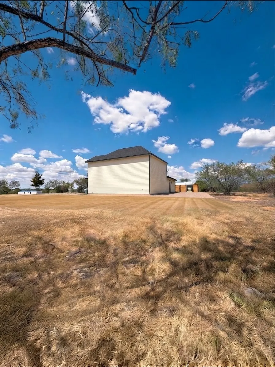 Single Family Residence For Sale in Navarro County , 6049 County Road 1030 B, Rice, Texas 75155, 4 Bedroom, 5 Bathroom, Garage spaces, 3,000 Sqft, built in 2025, mls#21380016, Real Estate Agent in Rice, Homes For Sale in Navarro county, Homes For Sale in Rice, Realtor in Rice Texas, Real Estate Brokerage Independent Realty Texas, Luminita Cordes Realtor