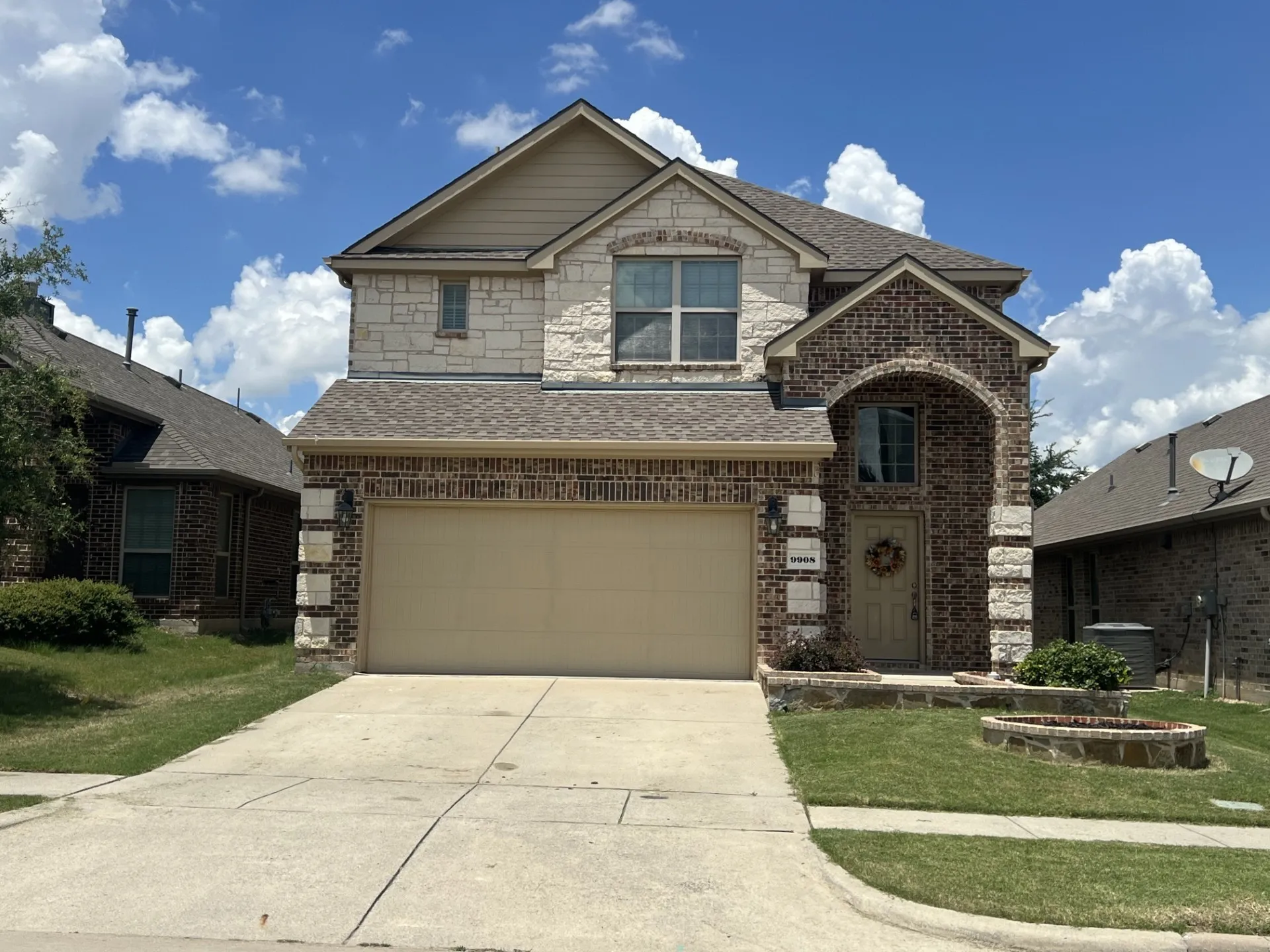 Single Family Residence For Rent in Collin County , 9908 Moccasin Creek Lane, Mc Kinney, Texas 75071, 3 Bedroom, 3 Bathroom, 2 Garage spaces, 2,190 Sqft, built in 2015, mls#21372151, Real Estate Agent in Mc Kinney, Homes For Rent in Collin county, Homes For Rent in Mc Kinney, Realtor in Mc Kinney Texas, Real Estate Brokerage Independent Realty Texas, Luminita Cordes Realtor