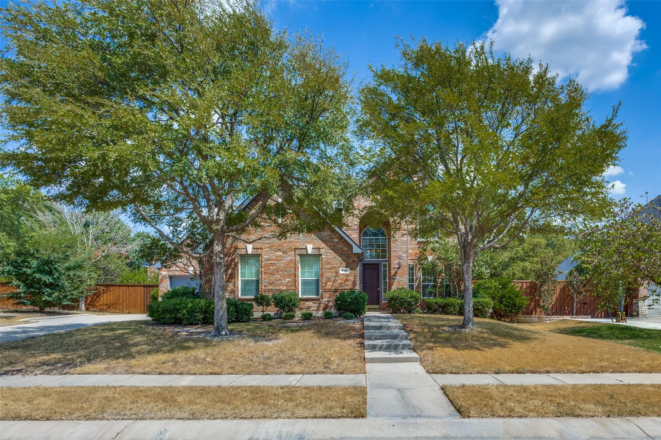 Single Family Residence For Sale in Collin County , 840 Clearlake Drive, Prosper, Texas 75078, 4 Bedroom, 3 Bathroom, 3 Garage spaces, 2,993 Sqft, built in 2003, mls#21381945, Real Estate Agent in Prosper, Homes For Sale in Collin county, Homes For Sale in Prosper, Realtor in Prosper Texas, Real Estate Brokerage Independent Realty Texas, Luminita Cordes Realtor