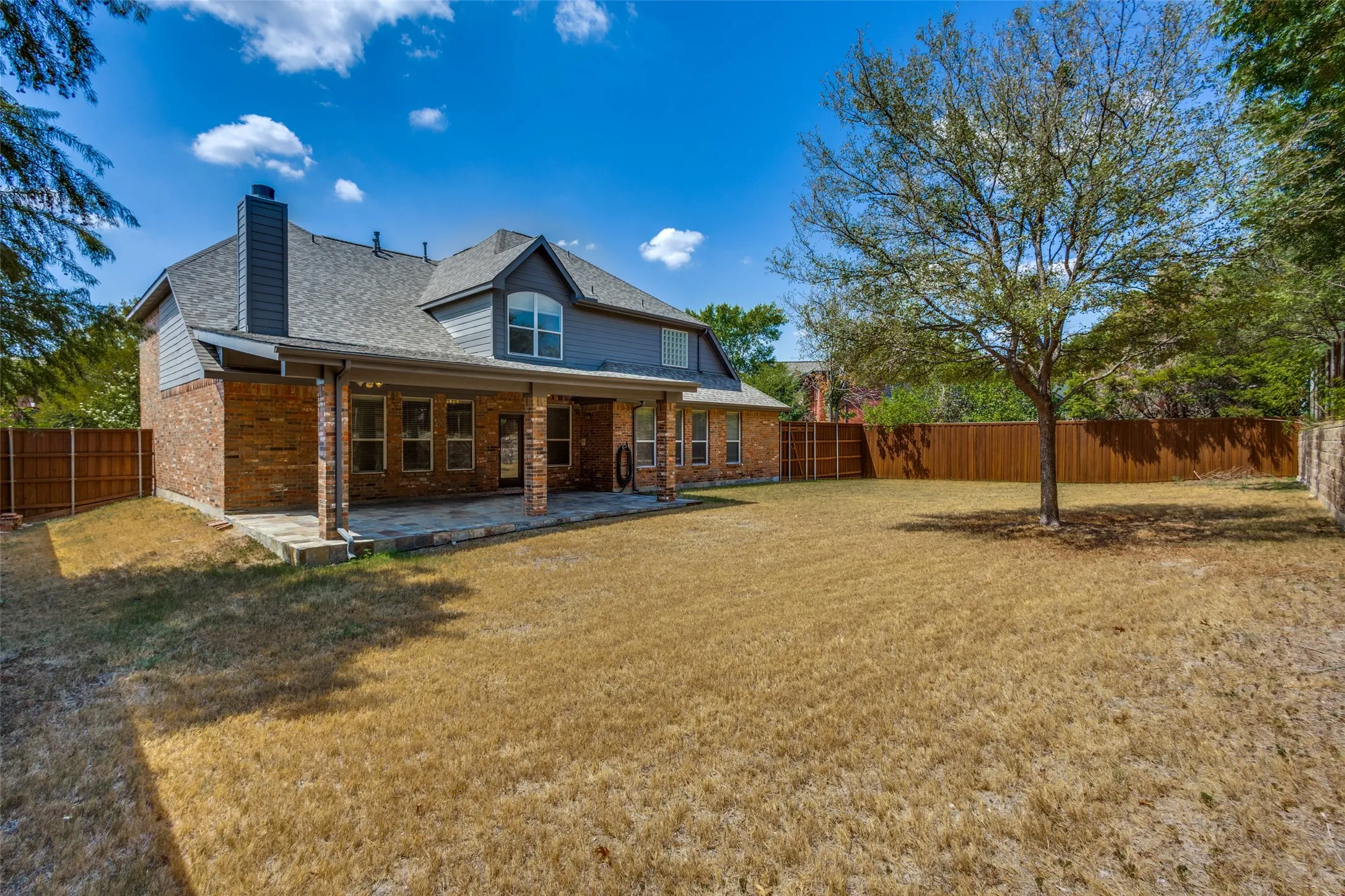 Single Family Residence For Sale in Collin County , 840 Clearlake Drive, Prosper, Texas 75078, 4 Bedroom, 3 Bathroom, 3 Garage spaces, 2,993 Sqft, built in 2003, mls#21381945, Real Estate Agent in Prosper, Homes For Sale in Collin county, Homes For Sale in Prosper, Realtor in Prosper Texas, Real Estate Brokerage Independent Realty Texas, Luminita Cordes Realtor