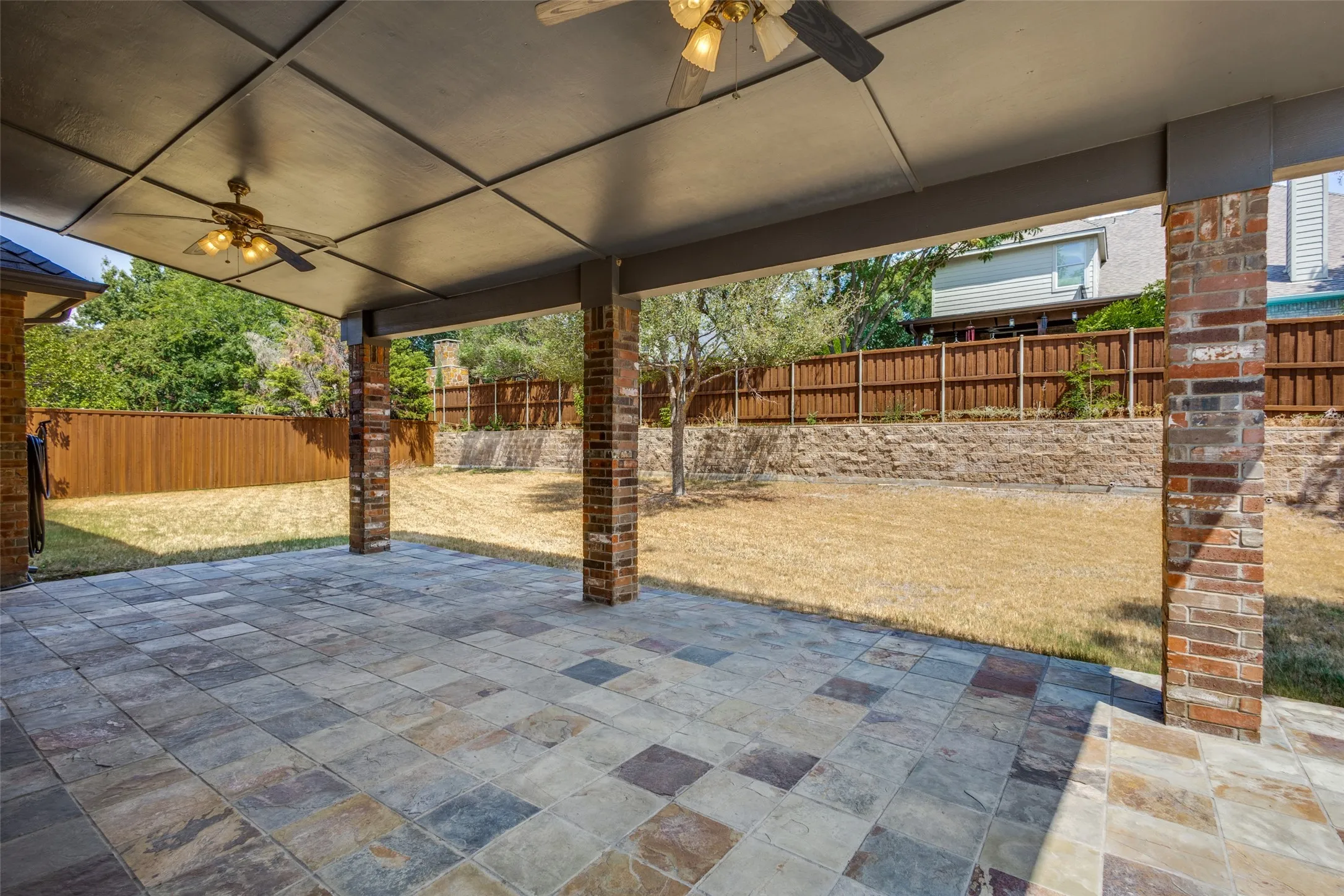 Single Family Residence For Sale in Collin County , 840 Clearlake Drive, Prosper, Texas 75078, 4 Bedroom, 3 Bathroom, 3 Garage spaces, 2,993 Sqft, built in 2003, mls#21381945, Real Estate Agent in Prosper, Homes For Sale in Collin county, Homes For Sale in Prosper, Realtor in Prosper Texas, Real Estate Brokerage Independent Realty Texas, Luminita Cordes Realtor