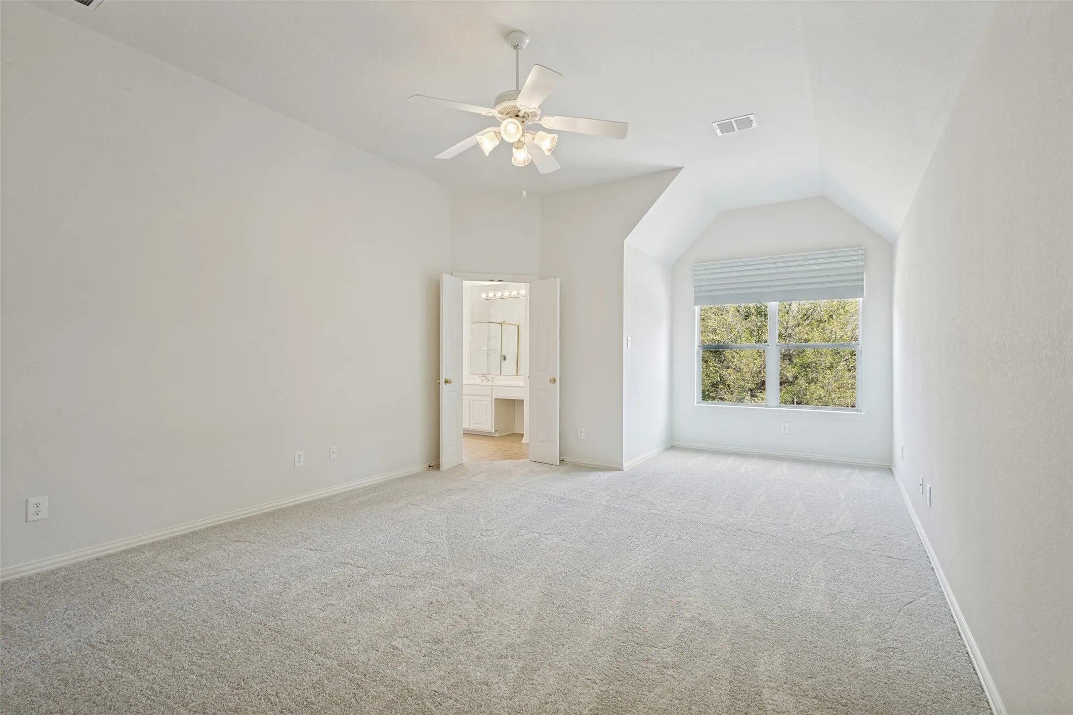 Single Family Residence For Sale in Collin County , 840 Clearlake Drive, Prosper, Texas 75078, 4 Bedroom, 3 Bathroom, 3 Garage spaces, 2,993 Sqft, built in 2003, mls#21381945, Real Estate Agent in Prosper, Homes For Sale in Collin county, Homes For Sale in Prosper, Realtor in Prosper Texas, Real Estate Brokerage Independent Realty Texas, Luminita Cordes Realtor