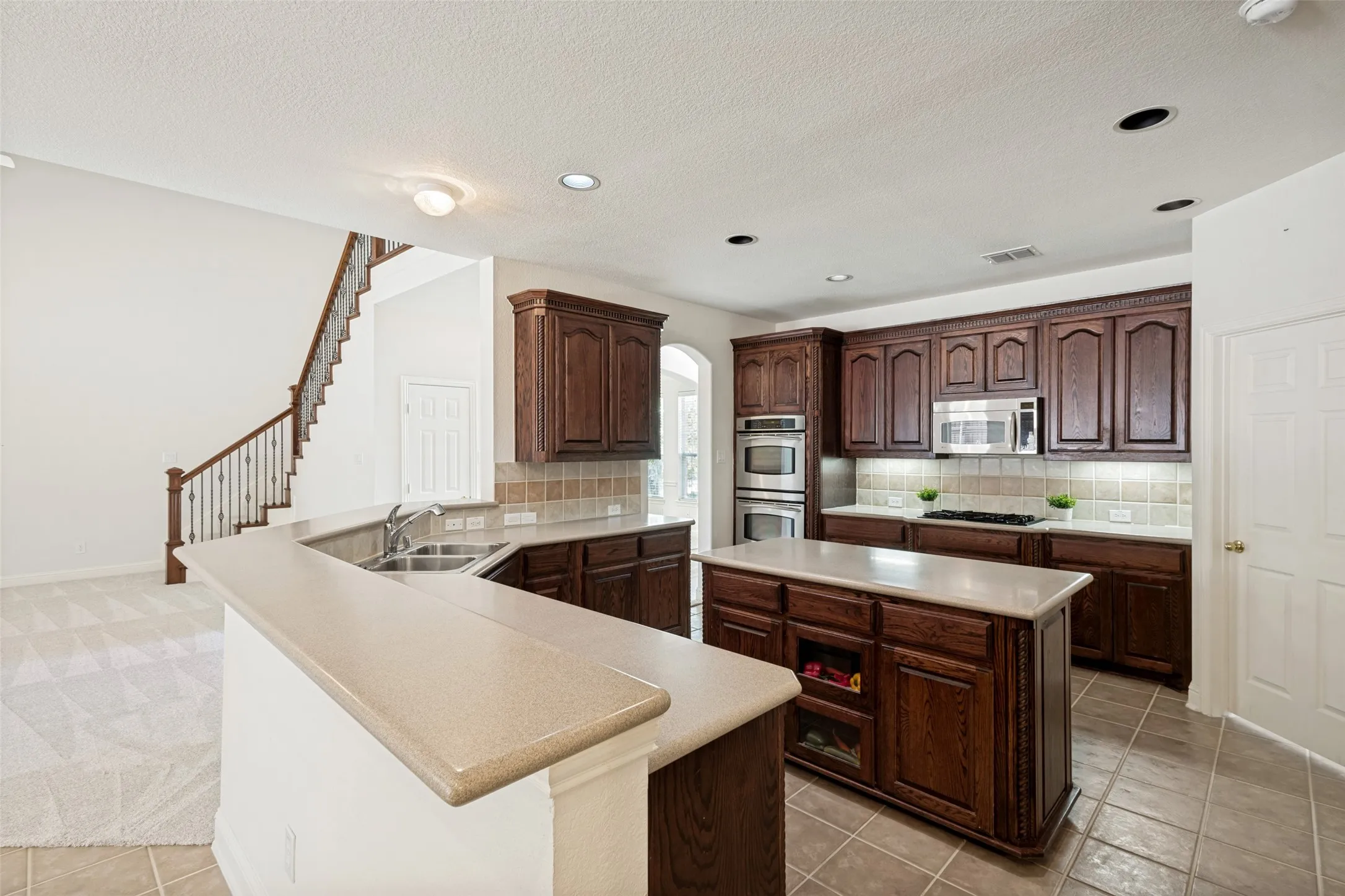 Single Family Residence For Sale in Collin County , 840 Clearlake Drive, Prosper, Texas 75078, 4 Bedroom, 3 Bathroom, 3 Garage spaces, 2,993 Sqft, built in 2003, mls#21381945, Real Estate Agent in Prosper, Homes For Sale in Collin county, Homes For Sale in Prosper, Realtor in Prosper Texas, Real Estate Brokerage Independent Realty Texas, Luminita Cordes Realtor