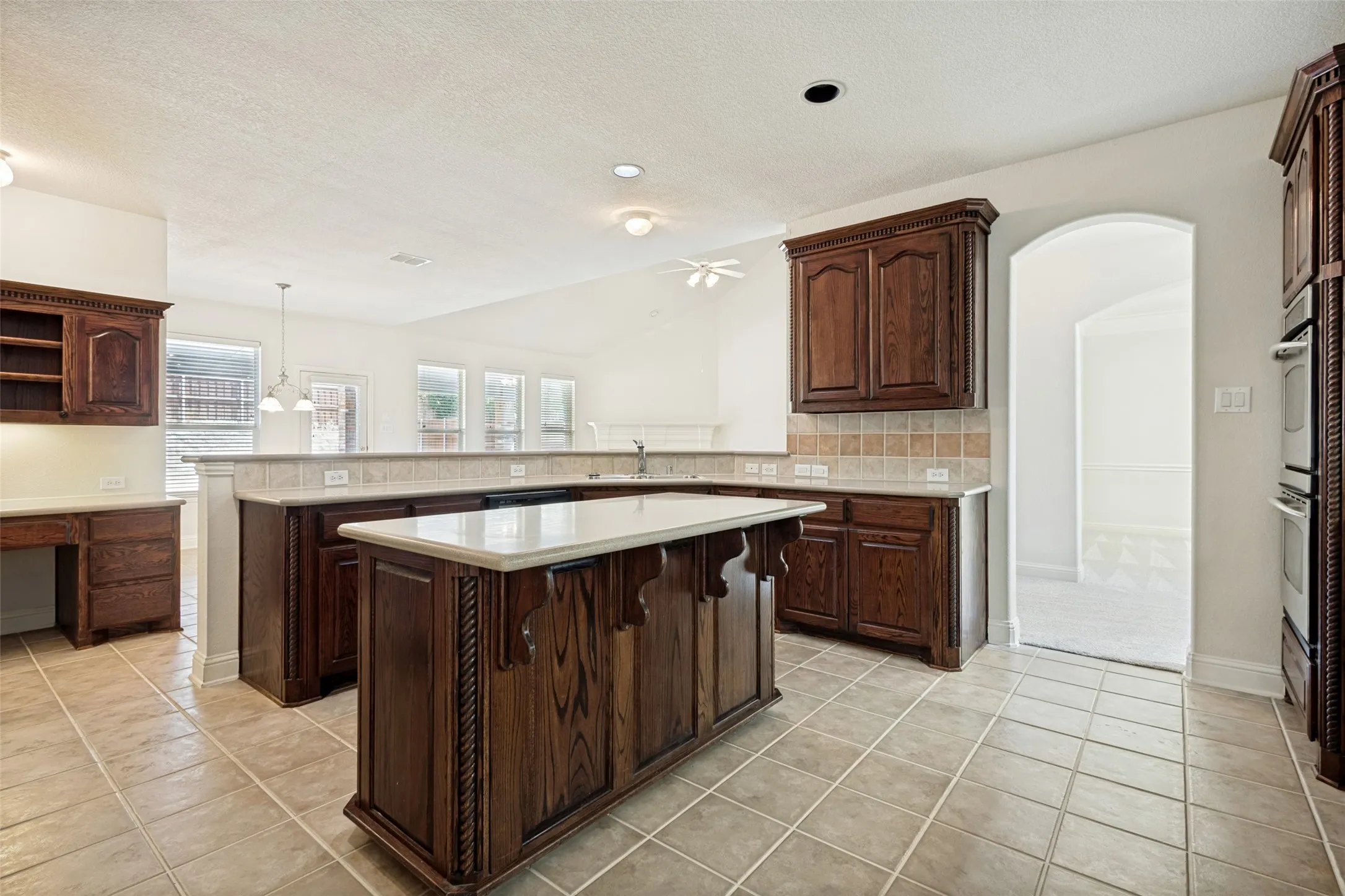 Single Family Residence For Sale in Collin County , 840 Clearlake Drive, Prosper, Texas 75078, 4 Bedroom, 3 Bathroom, 3 Garage spaces, 2,993 Sqft, built in 2003, mls#21381945, Real Estate Agent in Prosper, Homes For Sale in Collin county, Homes For Sale in Prosper, Realtor in Prosper Texas, Real Estate Brokerage Independent Realty Texas, Luminita Cordes Realtor