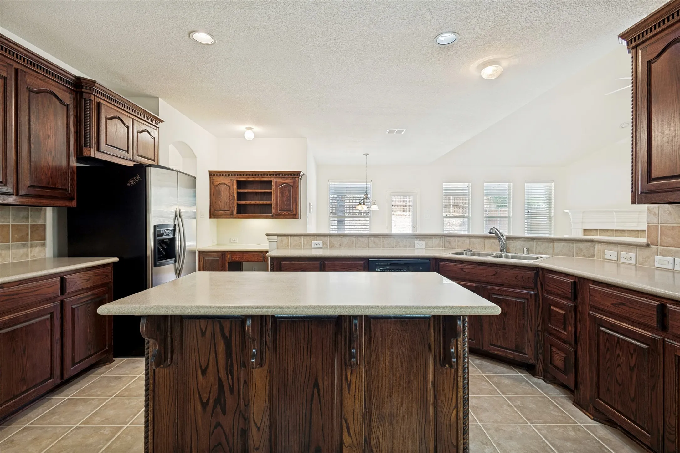 Single Family Residence For Sale in Collin County , 840 Clearlake Drive, Prosper, Texas 75078, 4 Bedroom, 3 Bathroom, 3 Garage spaces, 2,993 Sqft, built in 2003, mls#21381945, Real Estate Agent in Prosper, Homes For Sale in Collin county, Homes For Sale in Prosper, Realtor in Prosper Texas, Real Estate Brokerage Independent Realty Texas, Luminita Cordes Realtor