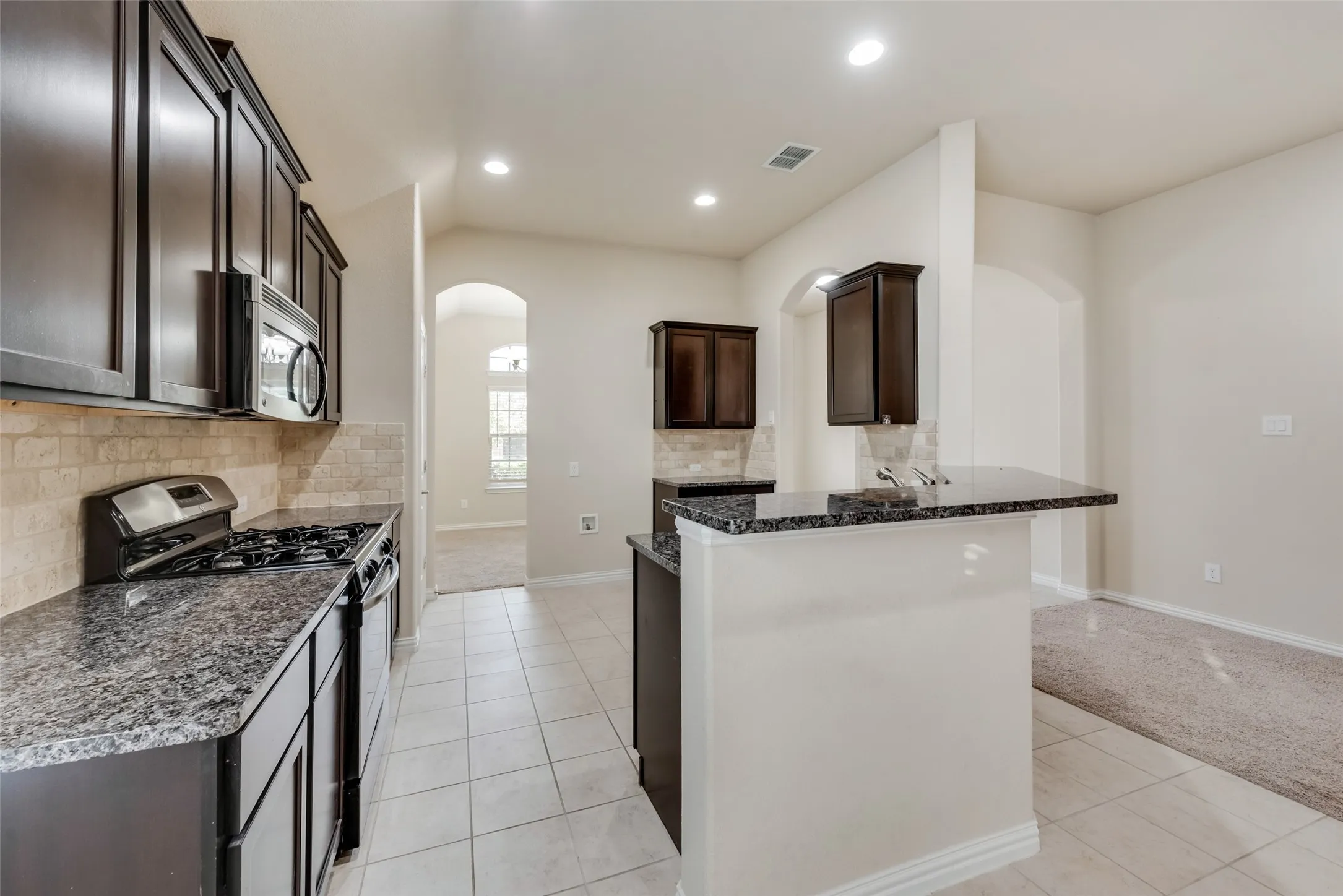 Single Family Residence For Rent in Tarrant County , 3456 Twin Pines Drive, Fort Worth, Texas 76244, 3 Bedroom, 2 Bathroom, 2 Garage spaces, 1,790 Sqft, built in 2012, mls#21369431, Real Estate Agent in Fort Worth, Homes For Rent in Tarrant county, Homes For Rent in Fort Worth, Realtor in Fort Worth Texas, Real Estate Brokerage Independent Realty Texas, Luminita Cordes Realtor