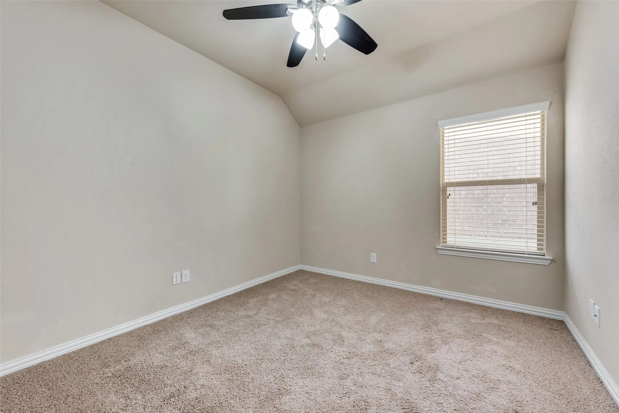 Single Family Residence For Rent in Tarrant County , 3456 Twin Pines Drive, Fort Worth, Texas 76244, 3 Bedroom, 2 Bathroom, 2 Garage spaces, 1,790 Sqft, built in 2012, mls#21369431, Real Estate Agent in Fort Worth, Homes For Rent in Tarrant county, Homes For Rent in Fort Worth, Realtor in Fort Worth Texas, Real Estate Brokerage Independent Realty Texas, Luminita Cordes Realtor