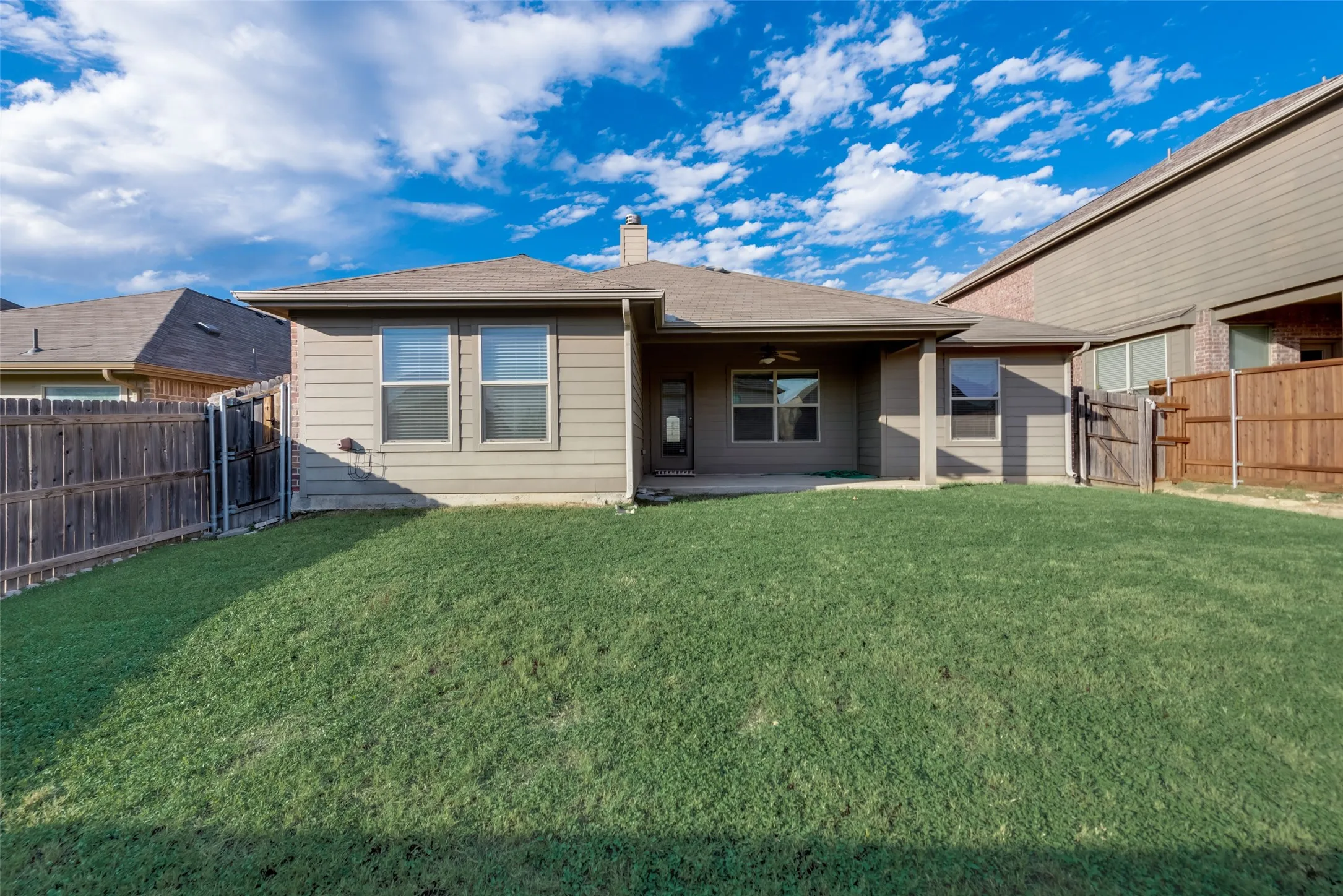 Single Family Residence For Rent in Tarrant County , 3456 Twin Pines Drive, Fort Worth, Texas 76244, 3 Bedroom, 2 Bathroom, 2 Garage spaces, 1,790 Sqft, built in 2012, mls#21369431, Real Estate Agent in Fort Worth, Homes For Rent in Tarrant county, Homes For Rent in Fort Worth, Realtor in Fort Worth Texas, Real Estate Brokerage Independent Realty Texas, Luminita Cordes Realtor