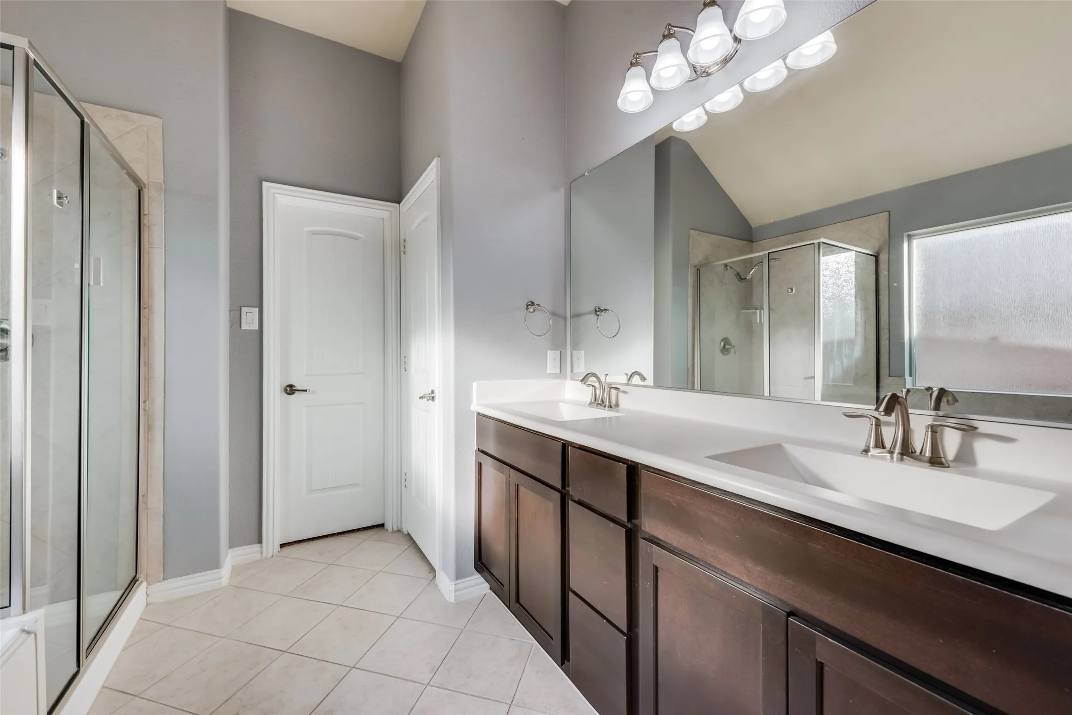 Single Family Residence For Rent in Tarrant County , 3456 Twin Pines Drive, Fort Worth, Texas 76244, 3 Bedroom, 2 Bathroom, 2 Garage spaces, 1,790 Sqft, built in 2012, mls#21369431, Real Estate Agent in Fort Worth, Homes For Rent in Tarrant county, Homes For Rent in Fort Worth, Realtor in Fort Worth Texas, Real Estate Brokerage Independent Realty Texas, Luminita Cordes Realtor