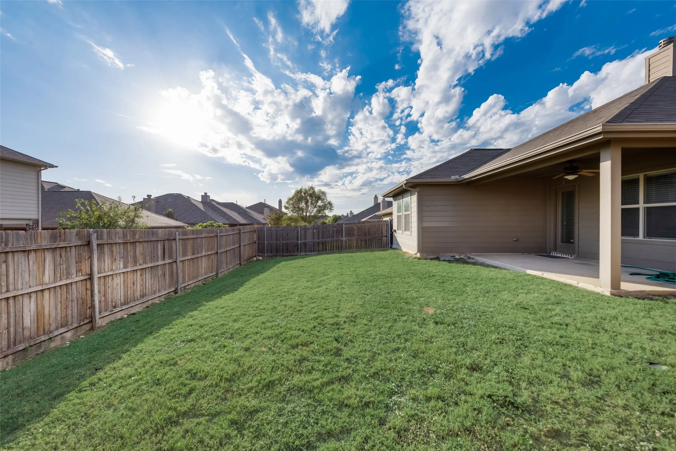 Single Family Residence For Rent in Tarrant County , 3456 Twin Pines Drive, Fort Worth, Texas 76244, 3 Bedroom, 2 Bathroom, 2 Garage spaces, 1,790 Sqft, built in 2012, mls#21369431, Real Estate Agent in Fort Worth, Homes For Rent in Tarrant county, Homes For Rent in Fort Worth, Realtor in Fort Worth Texas, Real Estate Brokerage Independent Realty Texas, Luminita Cordes Realtor