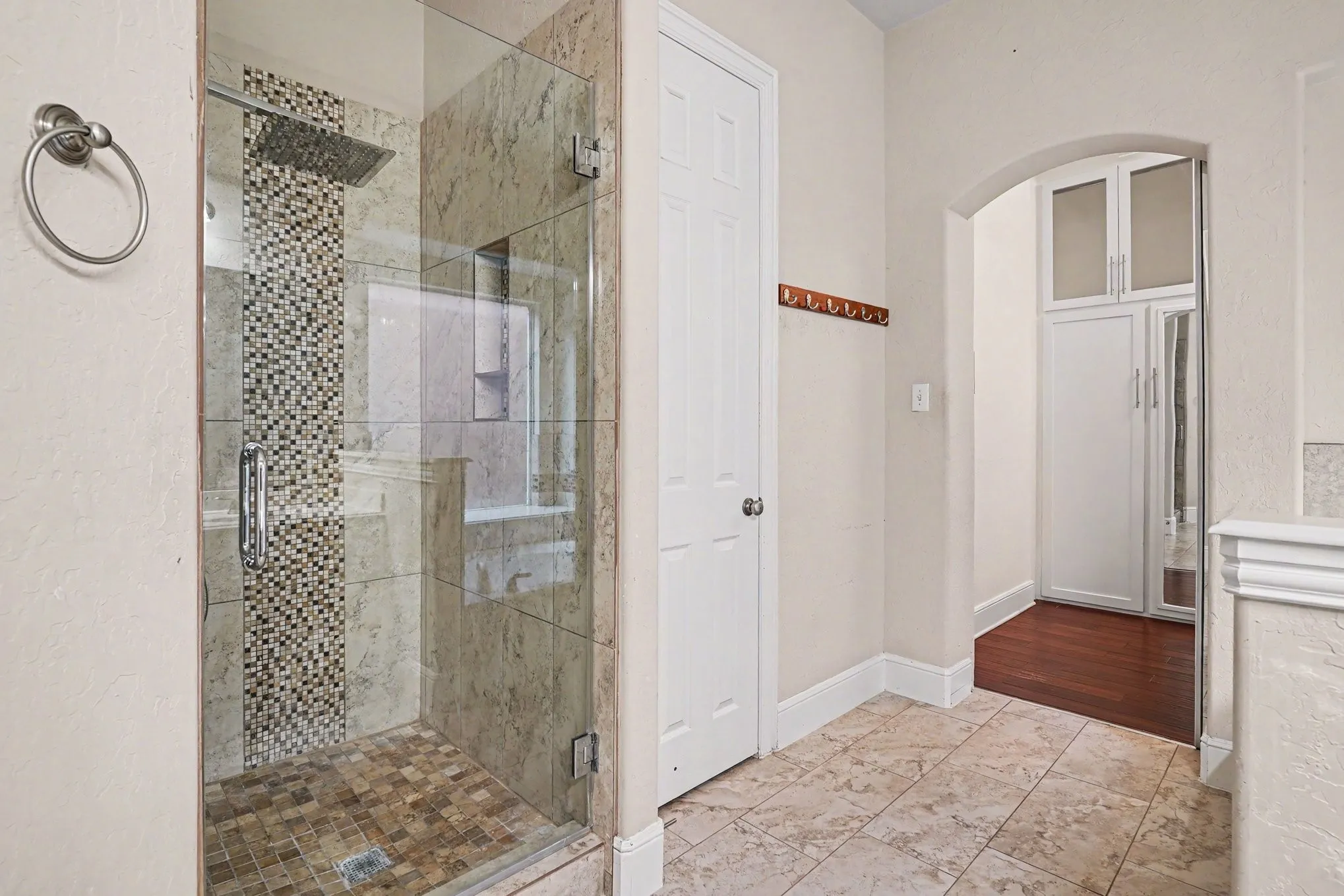 Single Family Residence For Rent in Dallas County , 1344 Valley Vista Drive, Irving, Texas 75063, 4 Bedroom, 3 Bathroom, 2 Garage spaces, 3,060 Sqft, built in 2006, mls#21382021, Real Estate Agent in Irving, Homes For Rent in Dallas county, Homes For Rent in Irving, Realtor in Irving Texas, Real Estate Brokerage Independent Realty Texas, Luminita Cordes Realtor