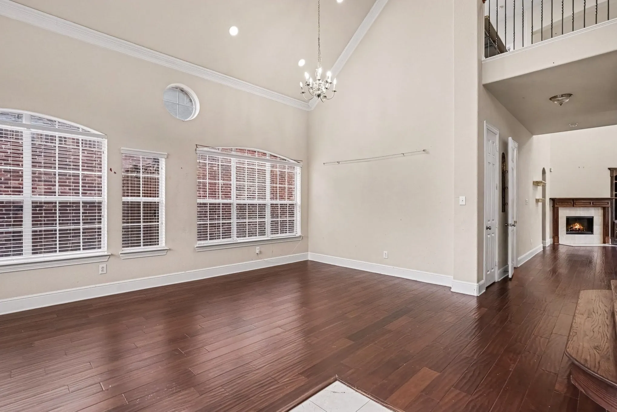 Single Family Residence For Rent in Dallas County , 1344 Valley Vista Drive, Irving, Texas 75063, 4 Bedroom, 3 Bathroom, 2 Garage spaces, 3,060 Sqft, built in 2006, mls#21382021, Real Estate Agent in Irving, Homes For Rent in Dallas county, Homes For Rent in Irving, Realtor in Irving Texas, Real Estate Brokerage Independent Realty Texas, Luminita Cordes Realtor