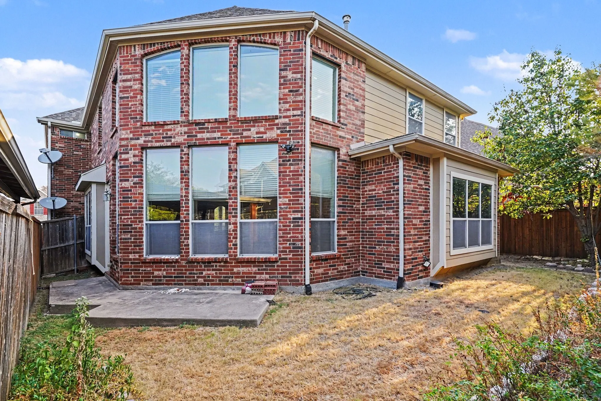 Single Family Residence For Rent in Dallas County , 1344 Valley Vista Drive, Irving, Texas 75063, 4 Bedroom, 3 Bathroom, 2 Garage spaces, 3,060 Sqft, built in 2006, mls#21382021, Real Estate Agent in Irving, Homes For Rent in Dallas county, Homes For Rent in Irving, Realtor in Irving Texas, Real Estate Brokerage Independent Realty Texas, Luminita Cordes Realtor