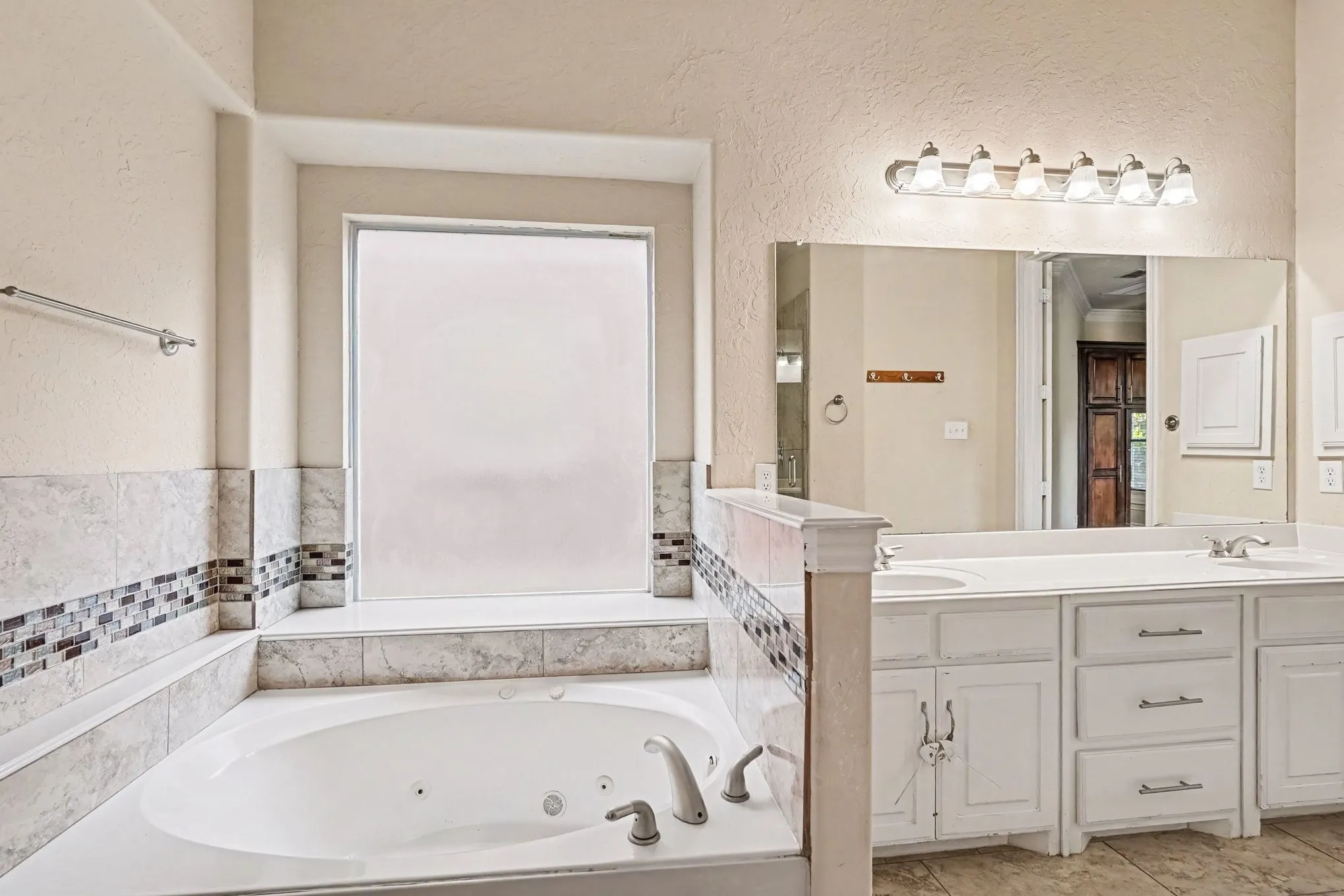 Single Family Residence For Rent in Dallas County , 1344 Valley Vista Drive, Irving, Texas 75063, 4 Bedroom, 3 Bathroom, 2 Garage spaces, 3,060 Sqft, built in 2006, mls#21382021, Real Estate Agent in Irving, Homes For Rent in Dallas county, Homes For Rent in Irving, Realtor in Irving Texas, Real Estate Brokerage Independent Realty Texas, Luminita Cordes Realtor