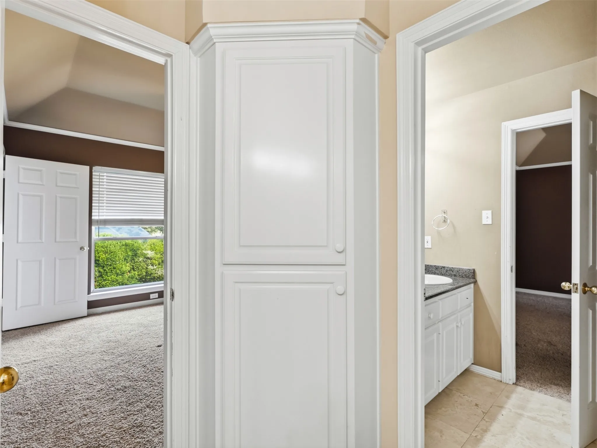 Single Family Residence For Sale in Dallas County , 1700 Dowling Drive, Irving, Texas 75038, 4 Bedroom, 4 Bathroom, 3 Garage spaces, 4,021 Sqft, built in 1991, mls#21381883, Real Estate Agent in Irving, Homes For Sale in Dallas county, Homes For Sale in Irving, Realtor in Irving Texas, Real Estate Brokerage Independent Realty Texas, Luminita Cordes Realtor