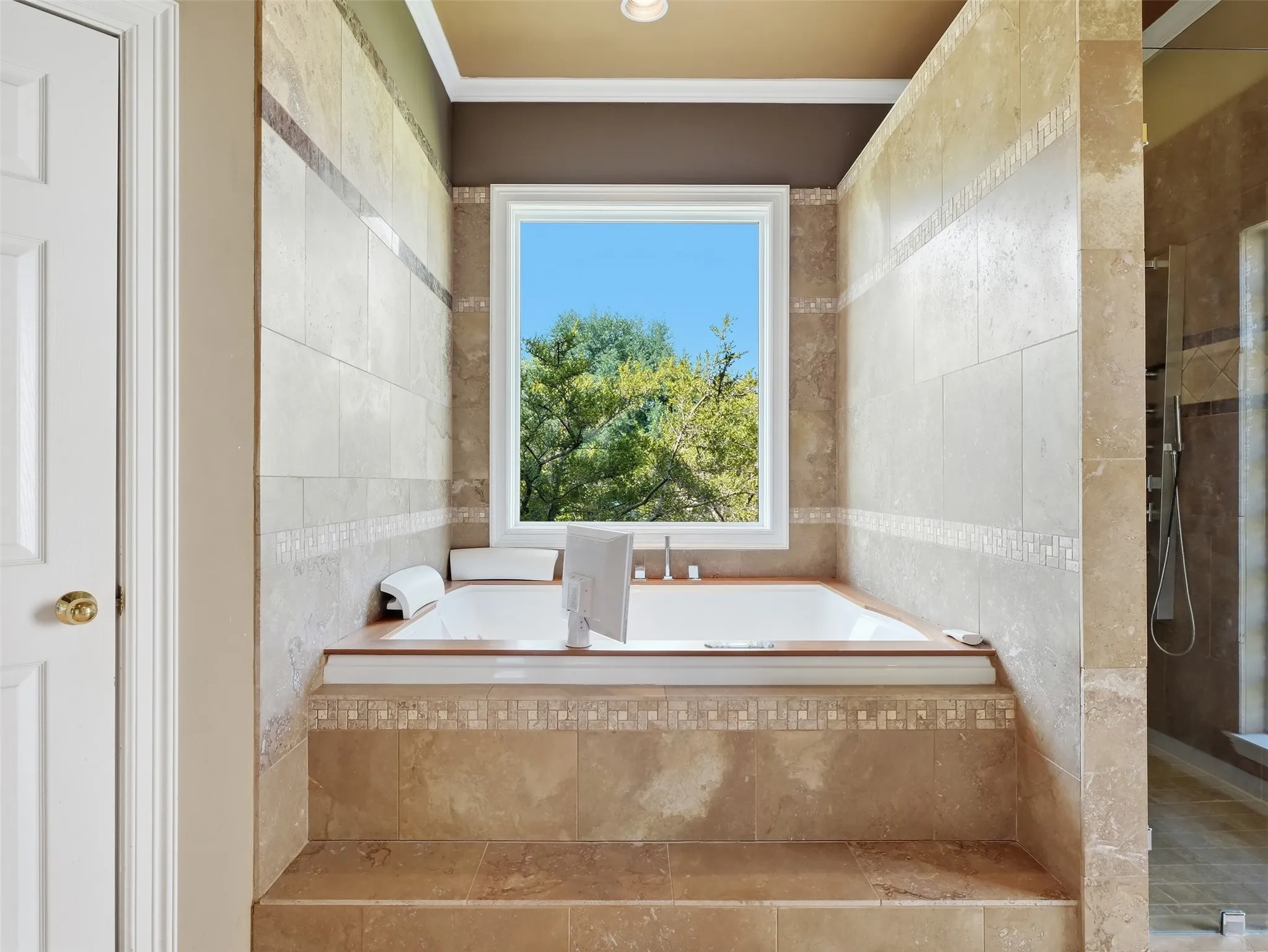 Single Family Residence For Sale in Dallas County , 1700 Dowling Drive, Irving, Texas 75038, 4 Bedroom, 4 Bathroom, 3 Garage spaces, 4,021 Sqft, built in 1991, mls#21381883, Real Estate Agent in Irving, Homes For Sale in Dallas county, Homes For Sale in Irving, Realtor in Irving Texas, Real Estate Brokerage Independent Realty Texas, Luminita Cordes Realtor