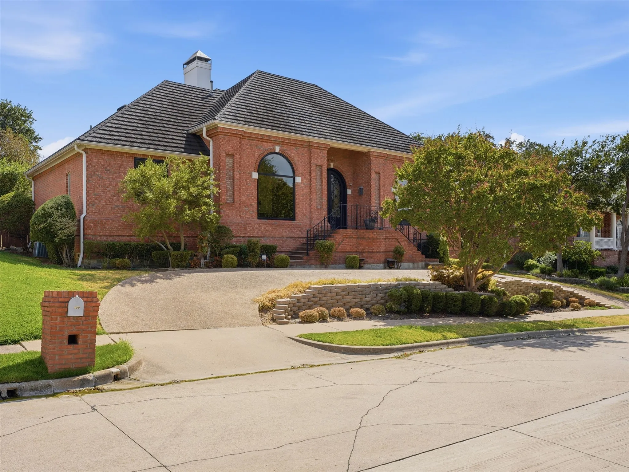 Single Family Residence For Sale in Dallas County , 1700 Dowling Drive, Irving, Texas 75038, 4 Bedroom, 4 Bathroom, 3 Garage spaces, 4,021 Sqft, built in 1991, mls#21381883, Real Estate Agent in Irving, Homes For Sale in Dallas county, Homes For Sale in Irving, Realtor in Irving Texas, Real Estate Brokerage Independent Realty Texas, Luminita Cordes Realtor