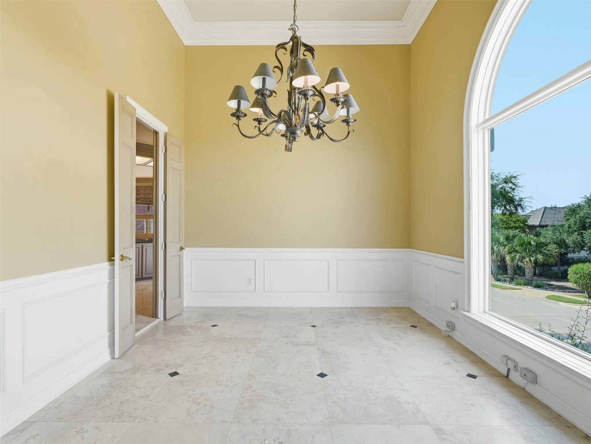 Single Family Residence For Sale in Dallas County , 1700 Dowling Drive, Irving, Texas 75038, 4 Bedroom, 4 Bathroom, 3 Garage spaces, 4,021 Sqft, built in 1991, mls#21381883, Real Estate Agent in Irving, Homes For Sale in Dallas county, Homes For Sale in Irving, Realtor in Irving Texas, Real Estate Brokerage Independent Realty Texas, Luminita Cordes Realtor