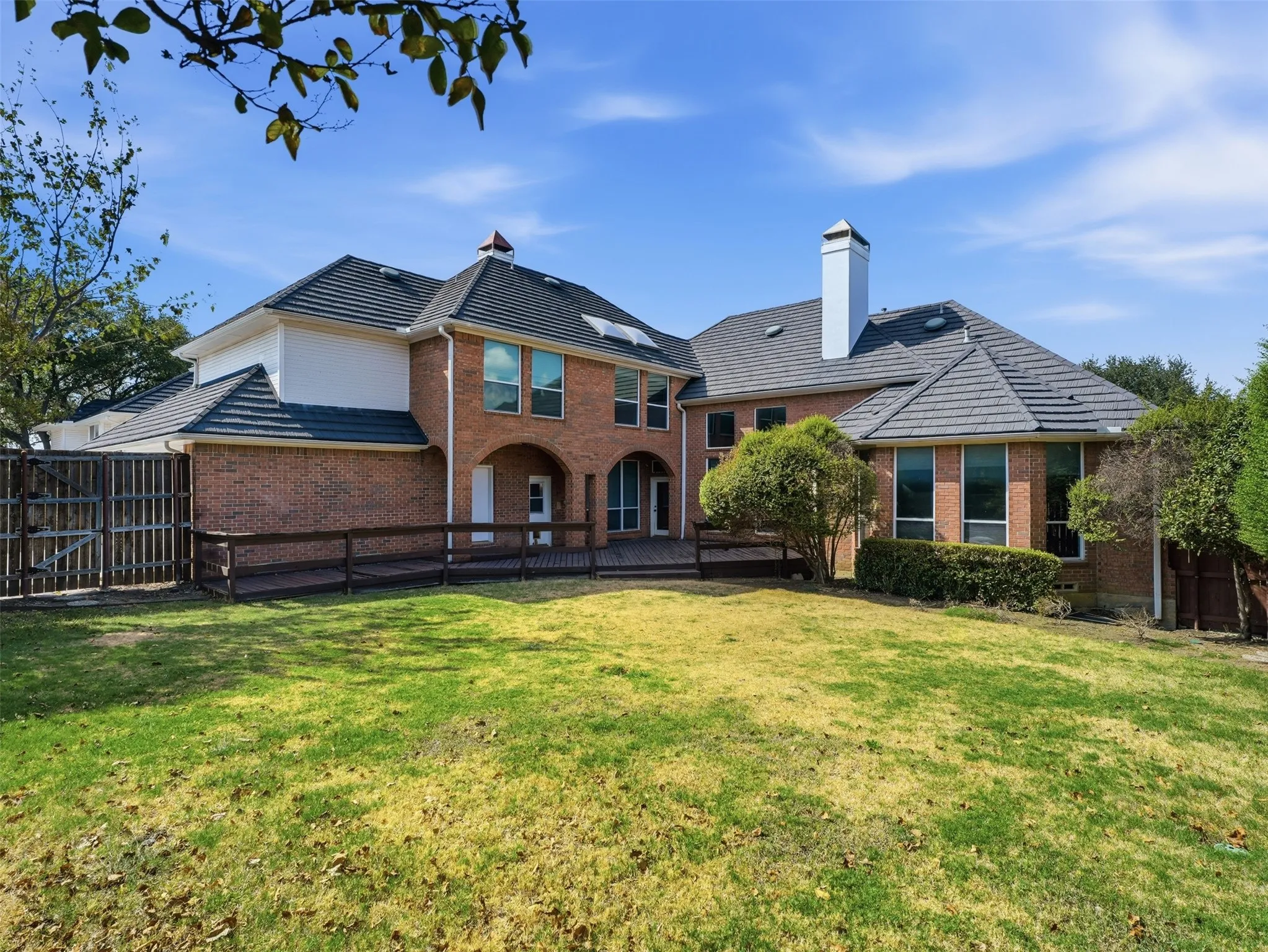 Single Family Residence For Sale in Dallas County , 1700 Dowling Drive, Irving, Texas 75038, 4 Bedroom, 4 Bathroom, 3 Garage spaces, 4,021 Sqft, built in 1991, mls#21381883, Real Estate Agent in Irving, Homes For Sale in Dallas county, Homes For Sale in Irving, Realtor in Irving Texas, Real Estate Brokerage Independent Realty Texas, Luminita Cordes Realtor