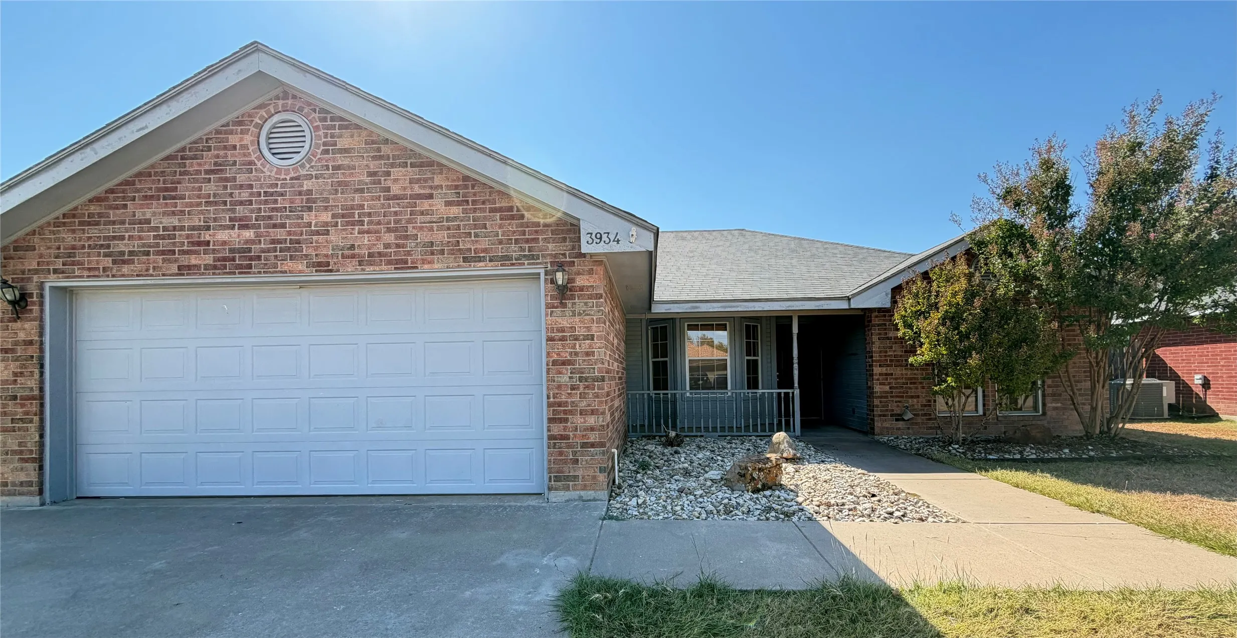 Single Family Residence For Rent in Taylor County , 3934 Purdue Lane, Abilene, Texas 79602, 3 Bedroom, 2 Bathroom, 2 Garage spaces, 1,295 Sqft, built in 1997, mls#21382028, Real Estate Agent in Abilene, Homes For Rent in Taylor county, Homes For Rent in Abilene, Realtor in Abilene Texas, Real Estate Brokerage Independent Realty Texas, Luminita Cordes Realtor