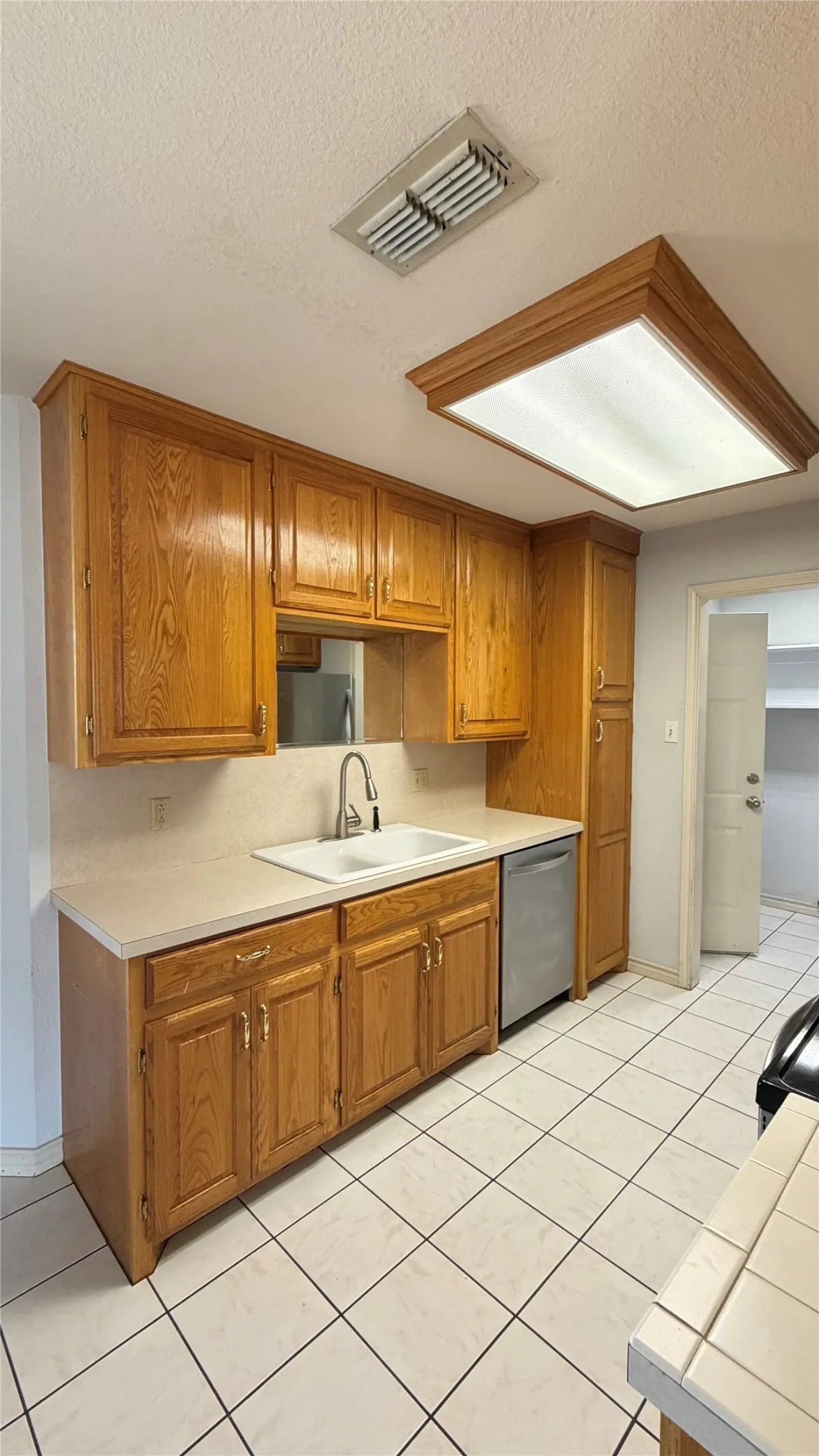Single Family Residence For Rent in Taylor County , 3934 Purdue Lane, Abilene, Texas 79602, 3 Bedroom, 2 Bathroom, 2 Garage spaces, 1,295 Sqft, built in 1997, mls#21382028, Real Estate Agent in Abilene, Homes For Rent in Taylor county, Homes For Rent in Abilene, Realtor in Abilene Texas, Real Estate Brokerage Independent Realty Texas, Luminita Cordes Realtor